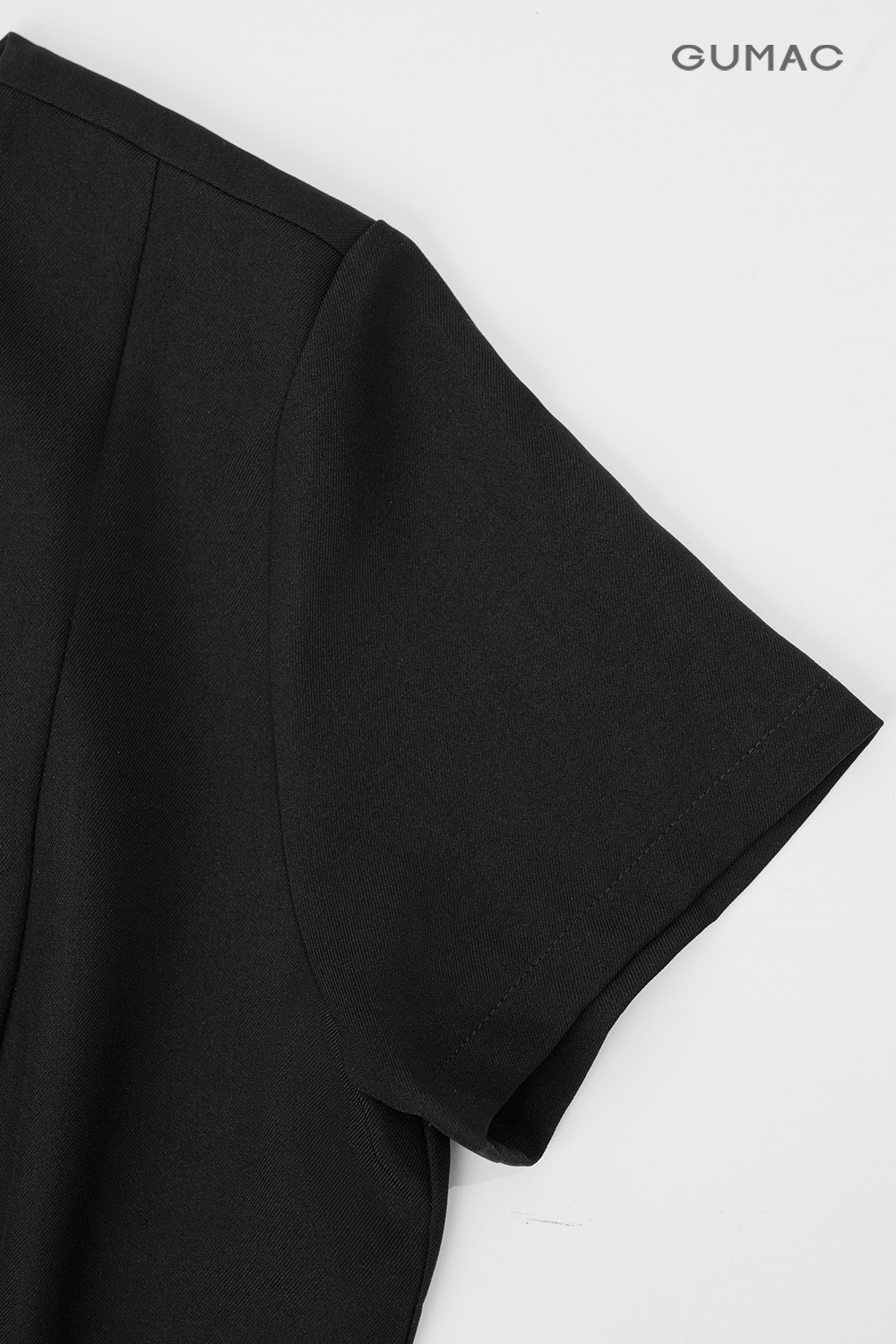 Áo peplum phối cổ