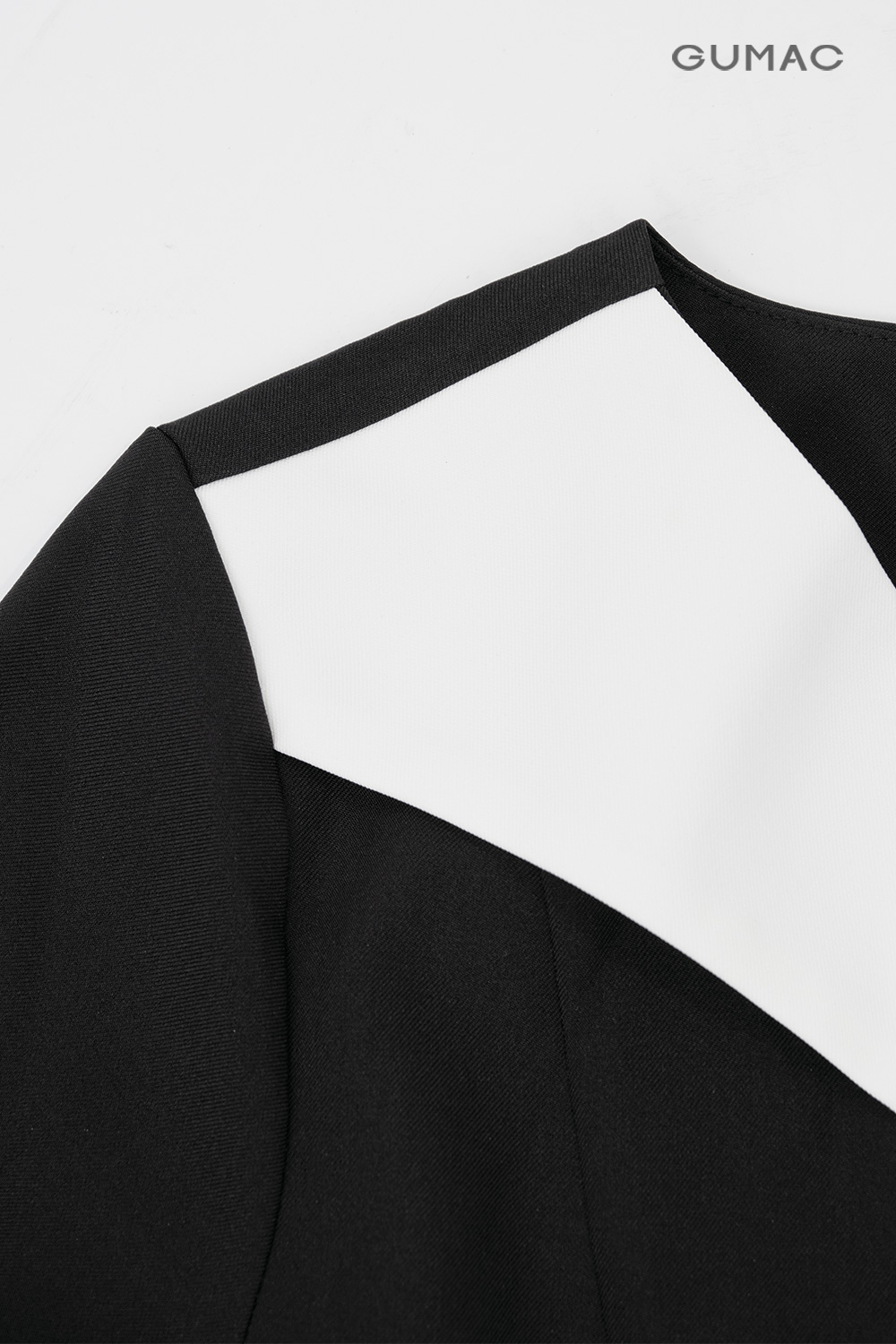 Áo peplum phối cổ