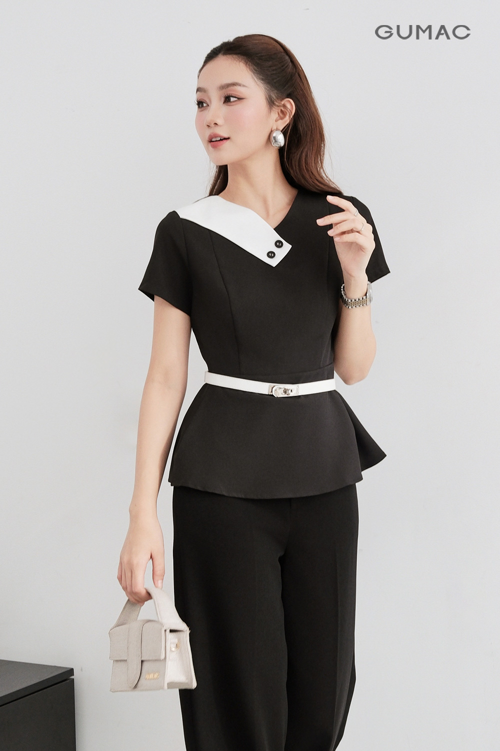 Áo peplum phối cổ