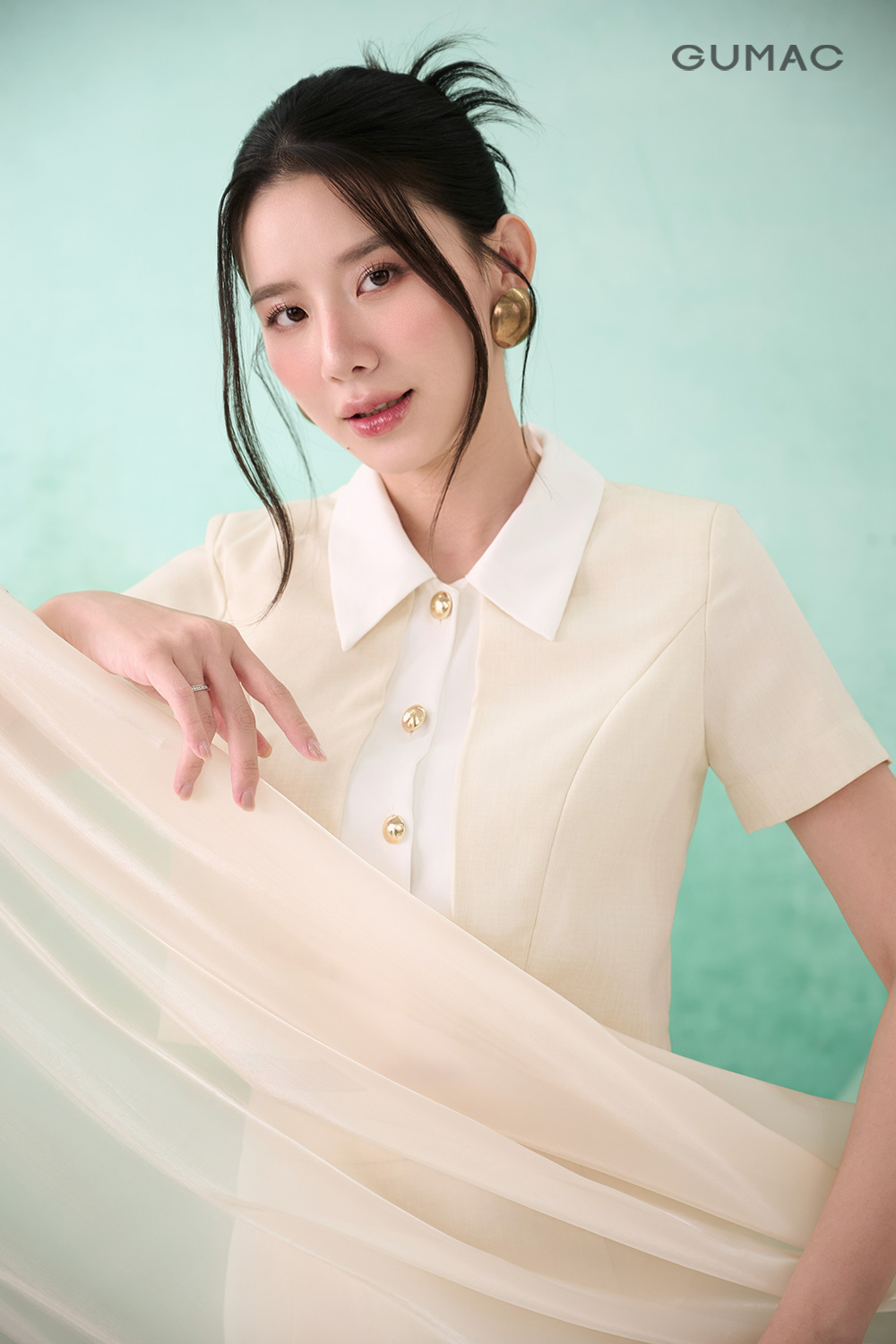 Áo kiểu lửng phối nẹp