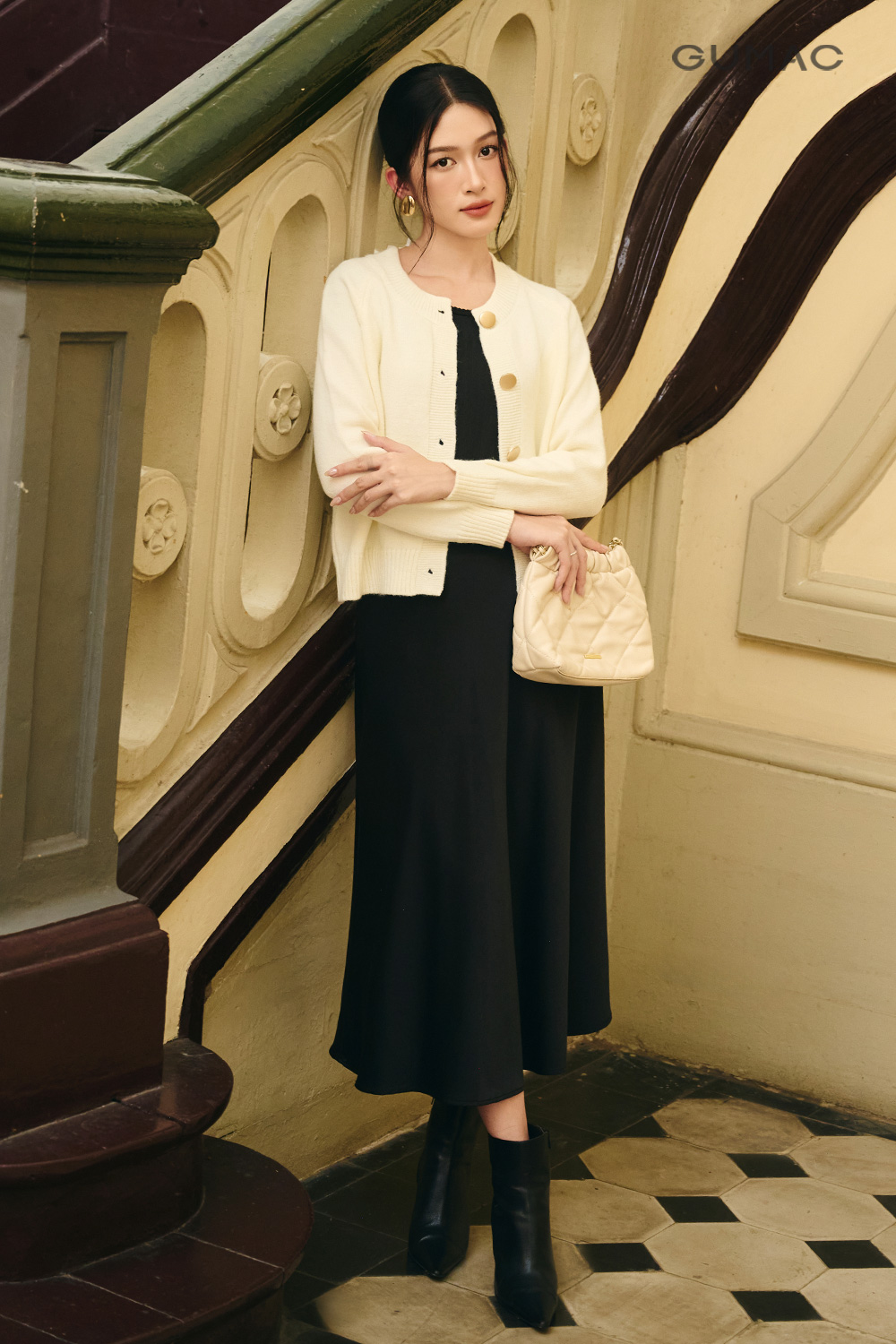 ao cardigan phoi vay suong gumac