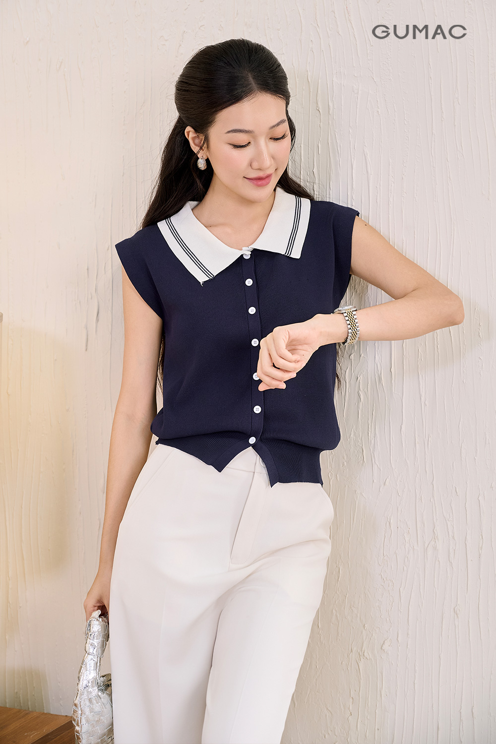 Áo dệt kim phối cổ