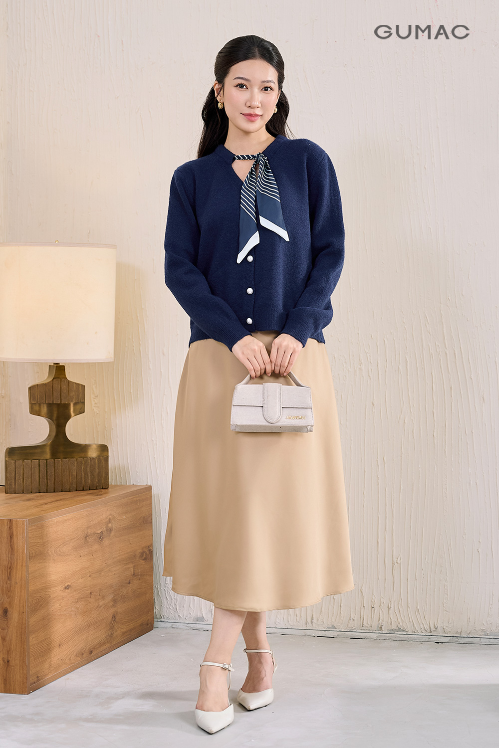 Áo cardigan kèm khăn