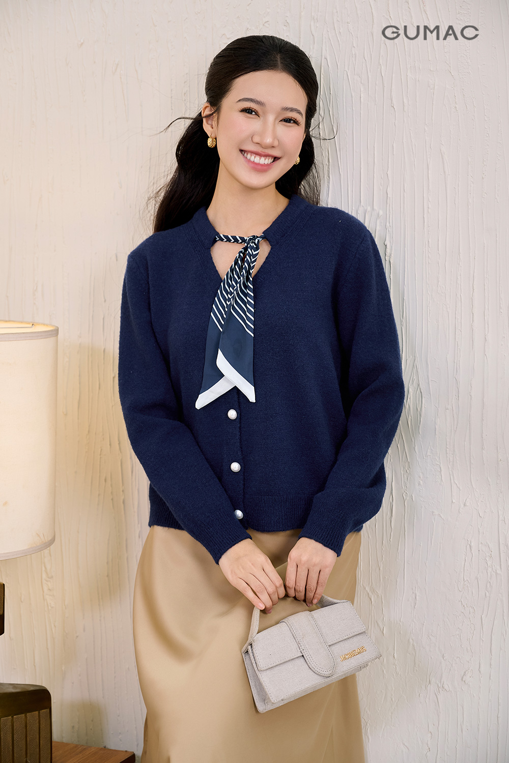 Áo cardigan kèm khăn