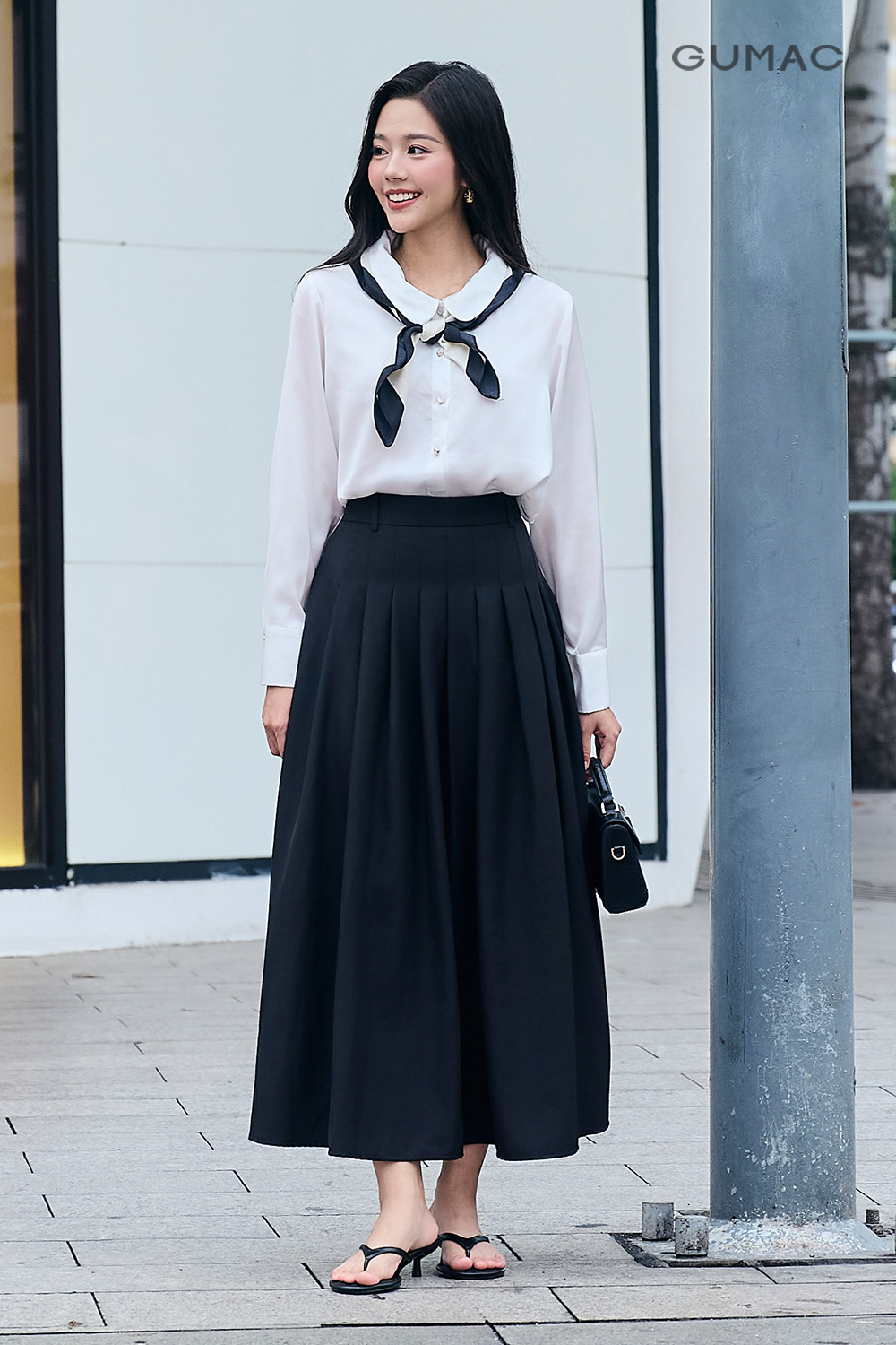 Áo sơmi cổ sen