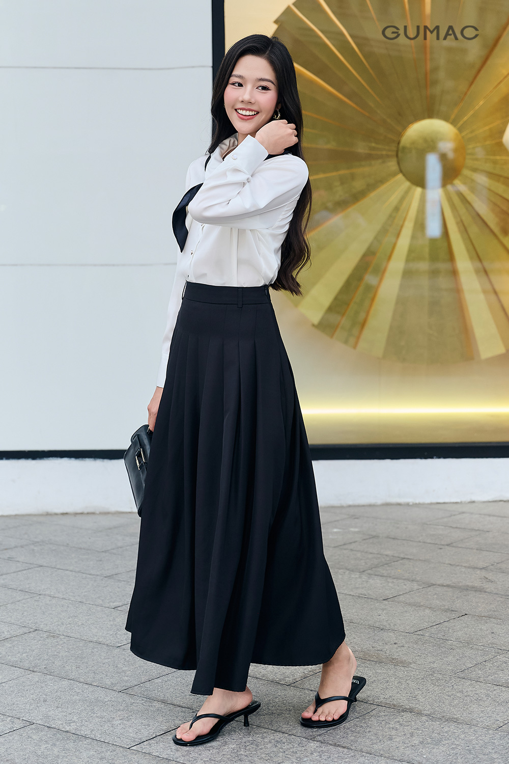 Áo sơmi cổ sen