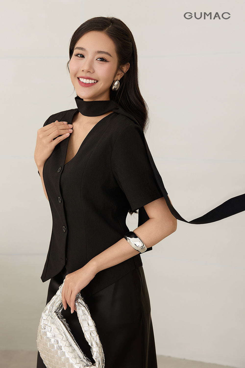 Áo kiểu cổ cách điệu