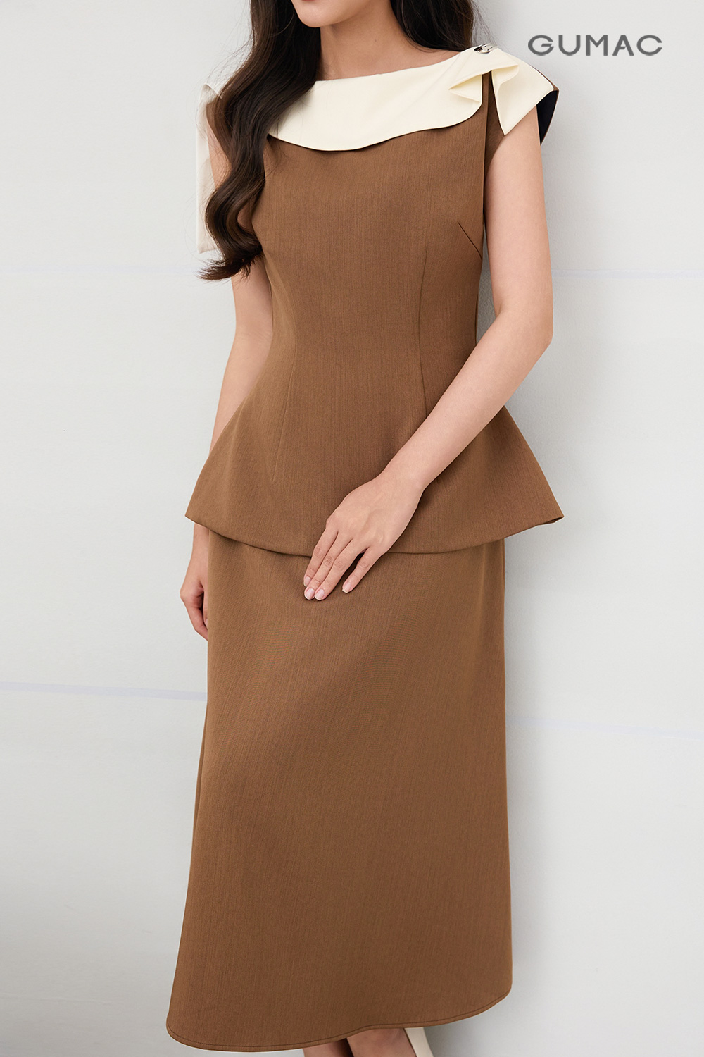 Áo peplum cổ cách điệu