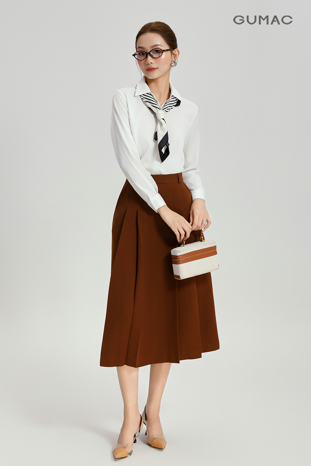 Áo sơmi giấu nút