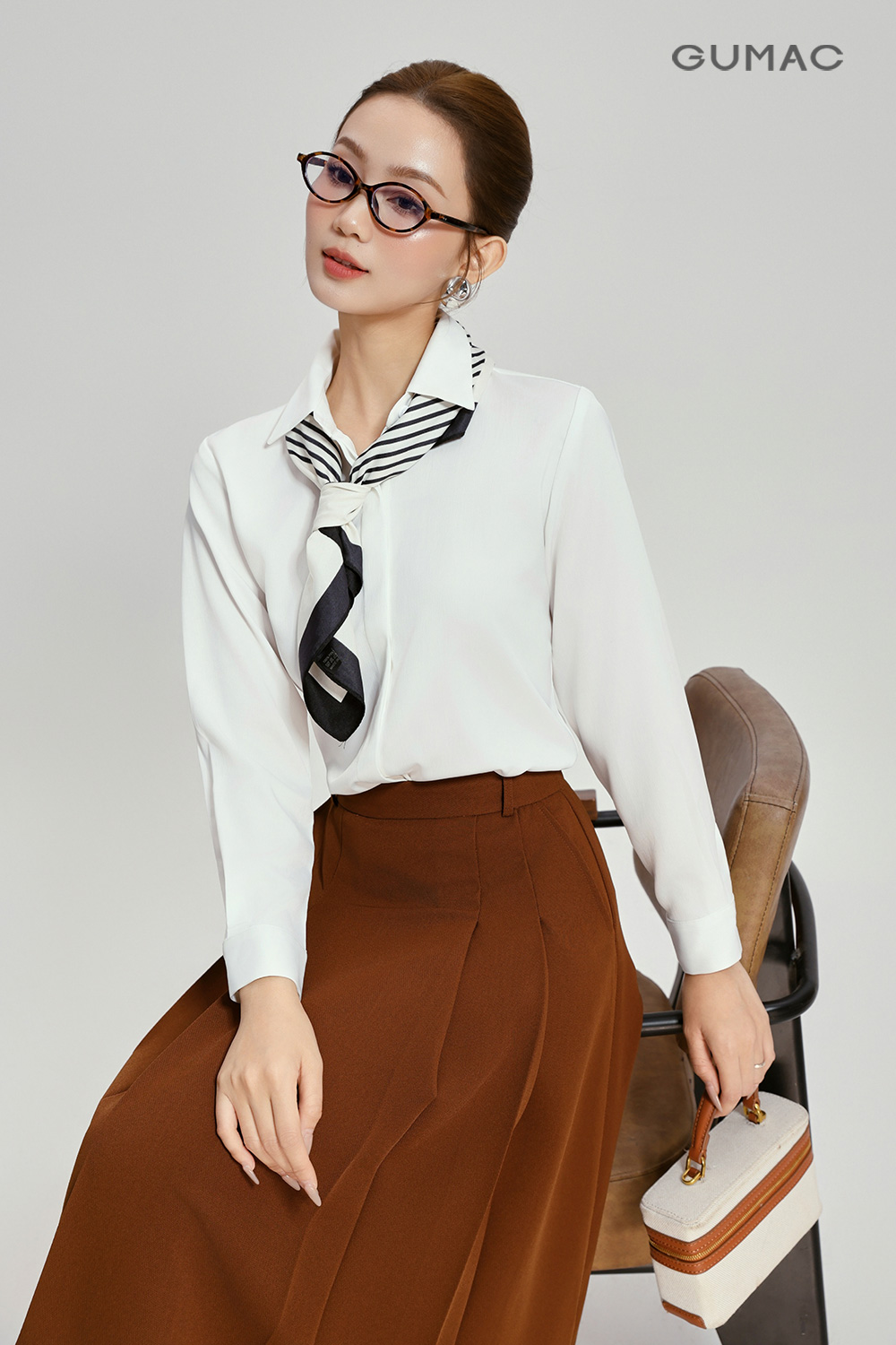 Áo sơmi giấu nút