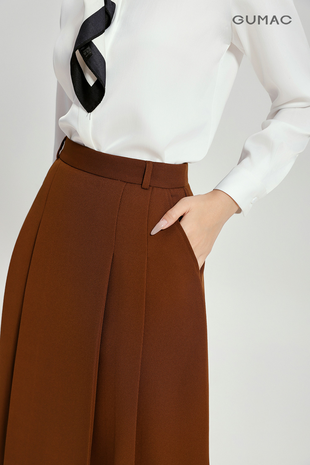 Áo sơmi giấu nút