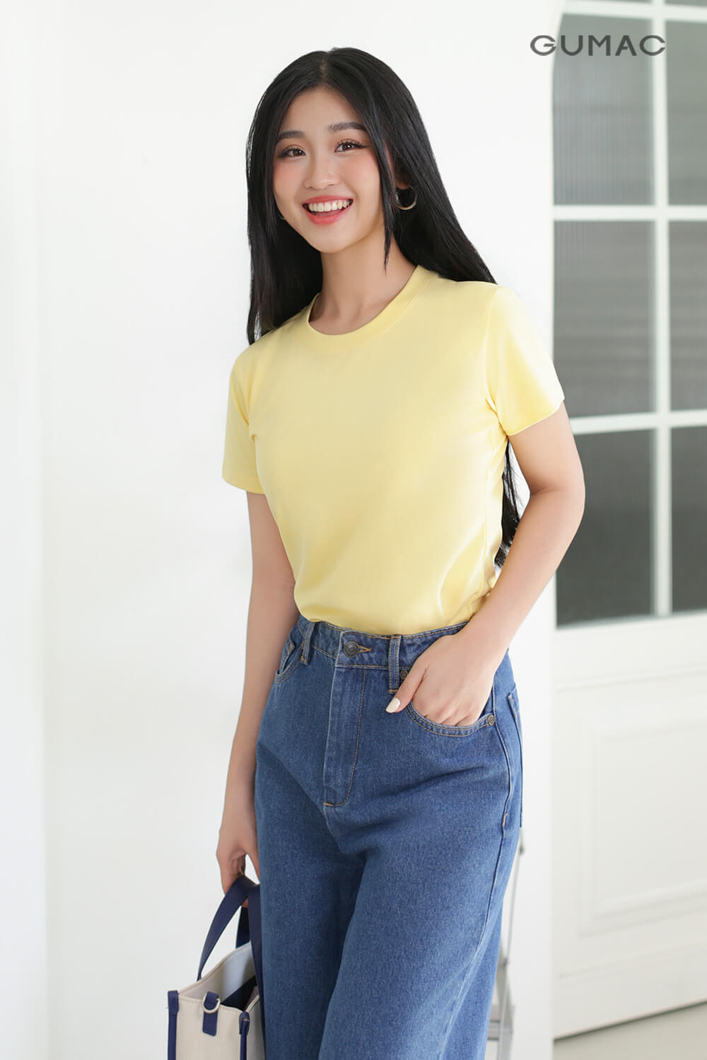 ao vang mix quan jeans xanh