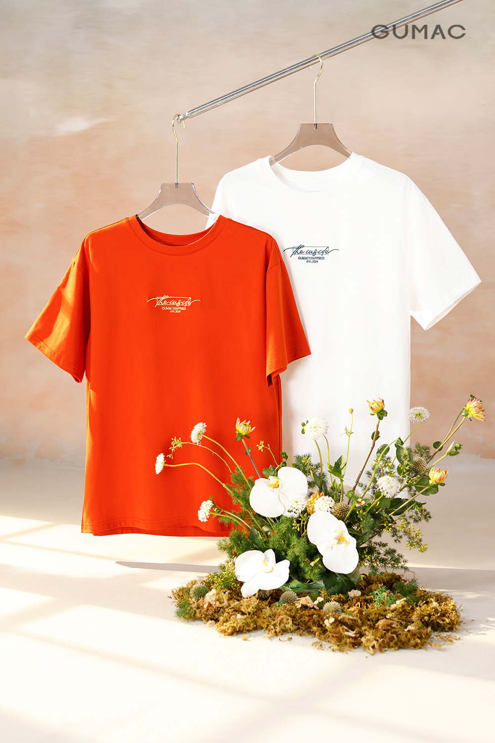 Mix quần tây với T-shirt trẻ trung