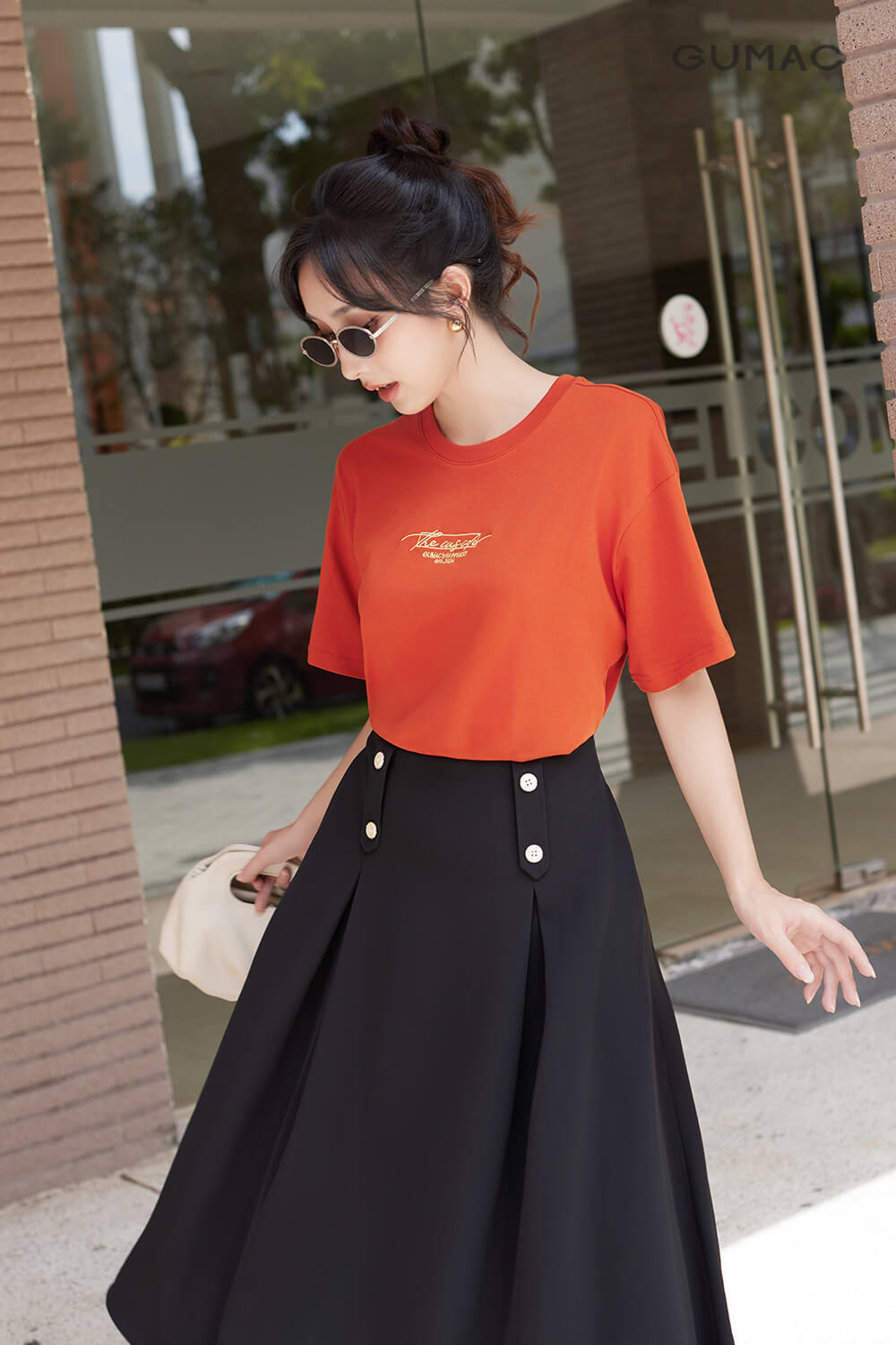 ao thun hoa tiet de phoi do