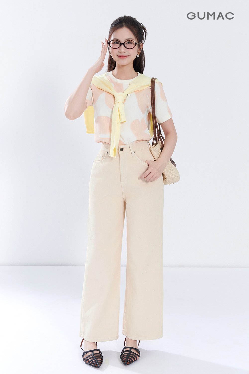 ao thun gumac phoi quan jean tinh gian