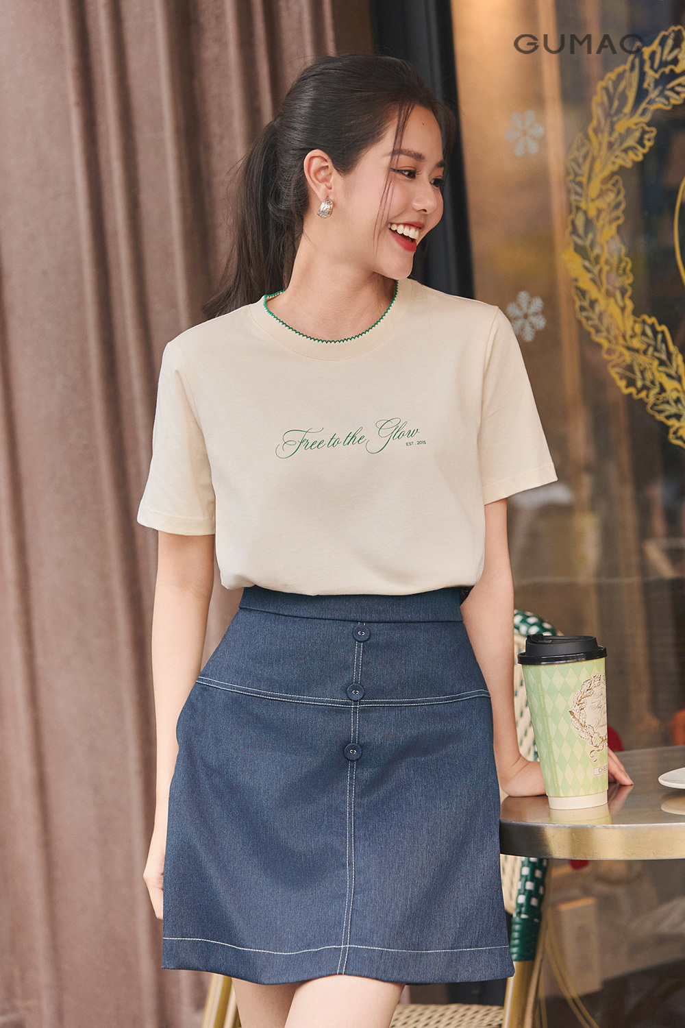 Áo thun viền cổ art