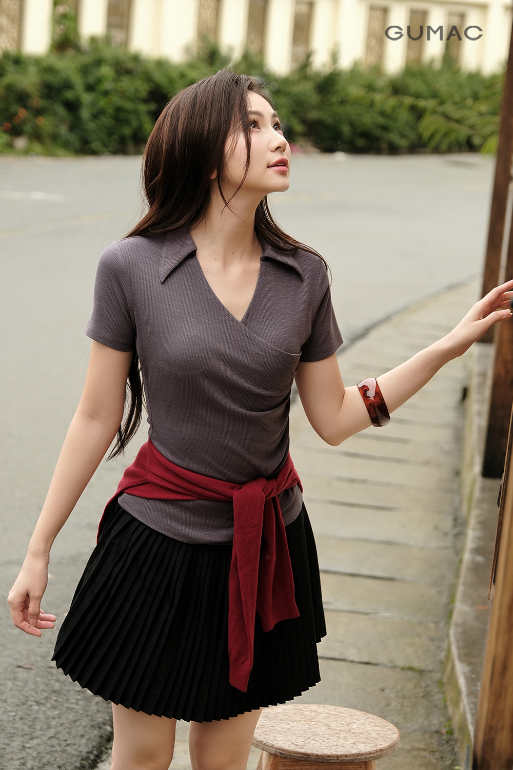 AT Ôm-ngắn