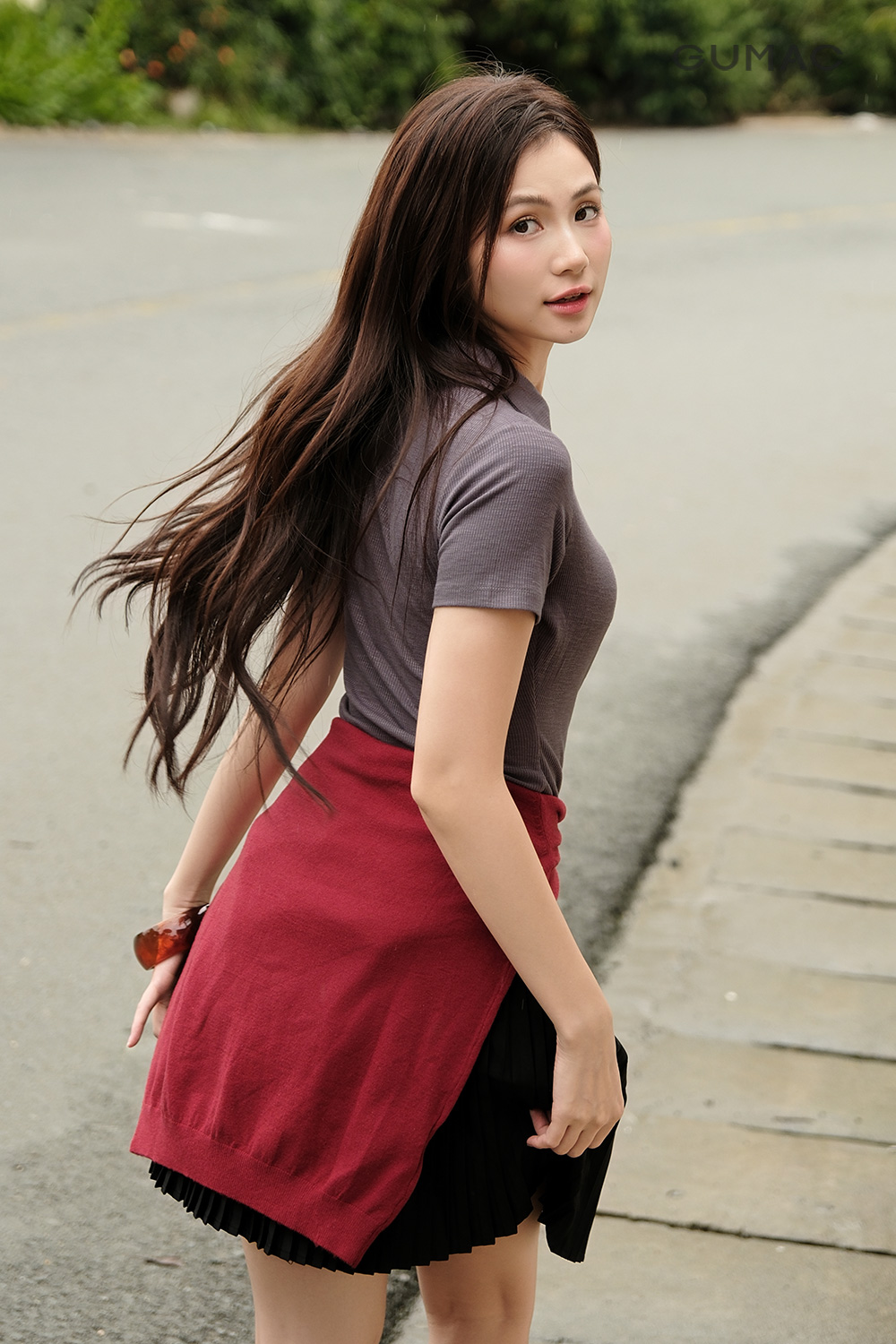 AT Ôm-ngắn
