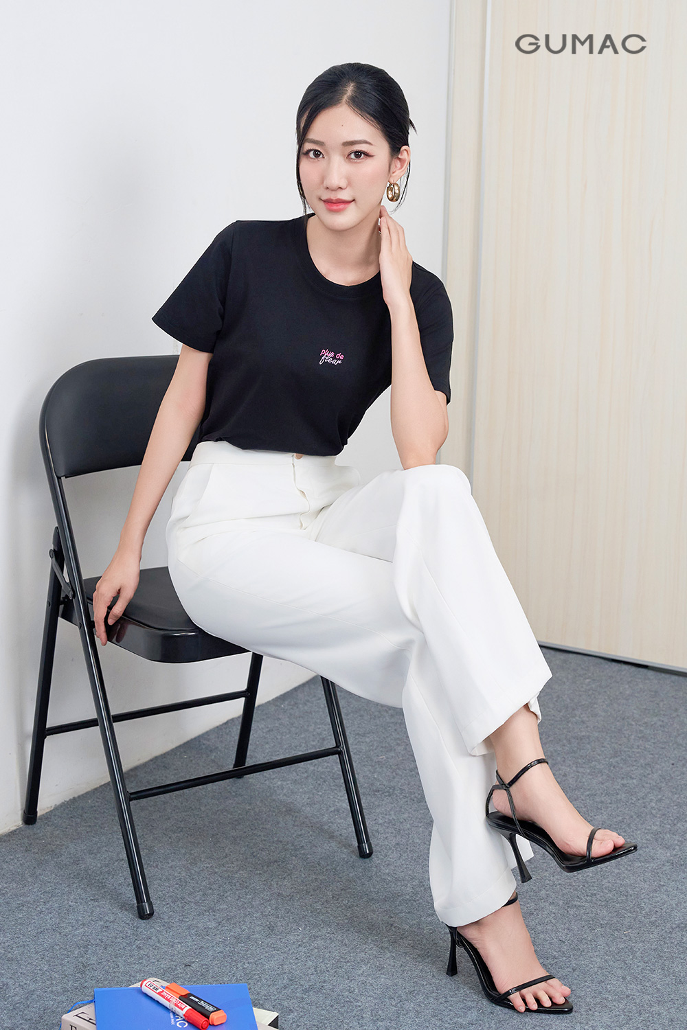 quan au cong so mau trang