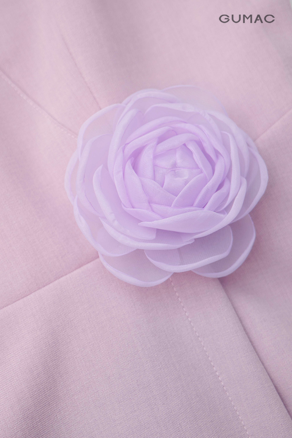 Đầm A xòe cổ V