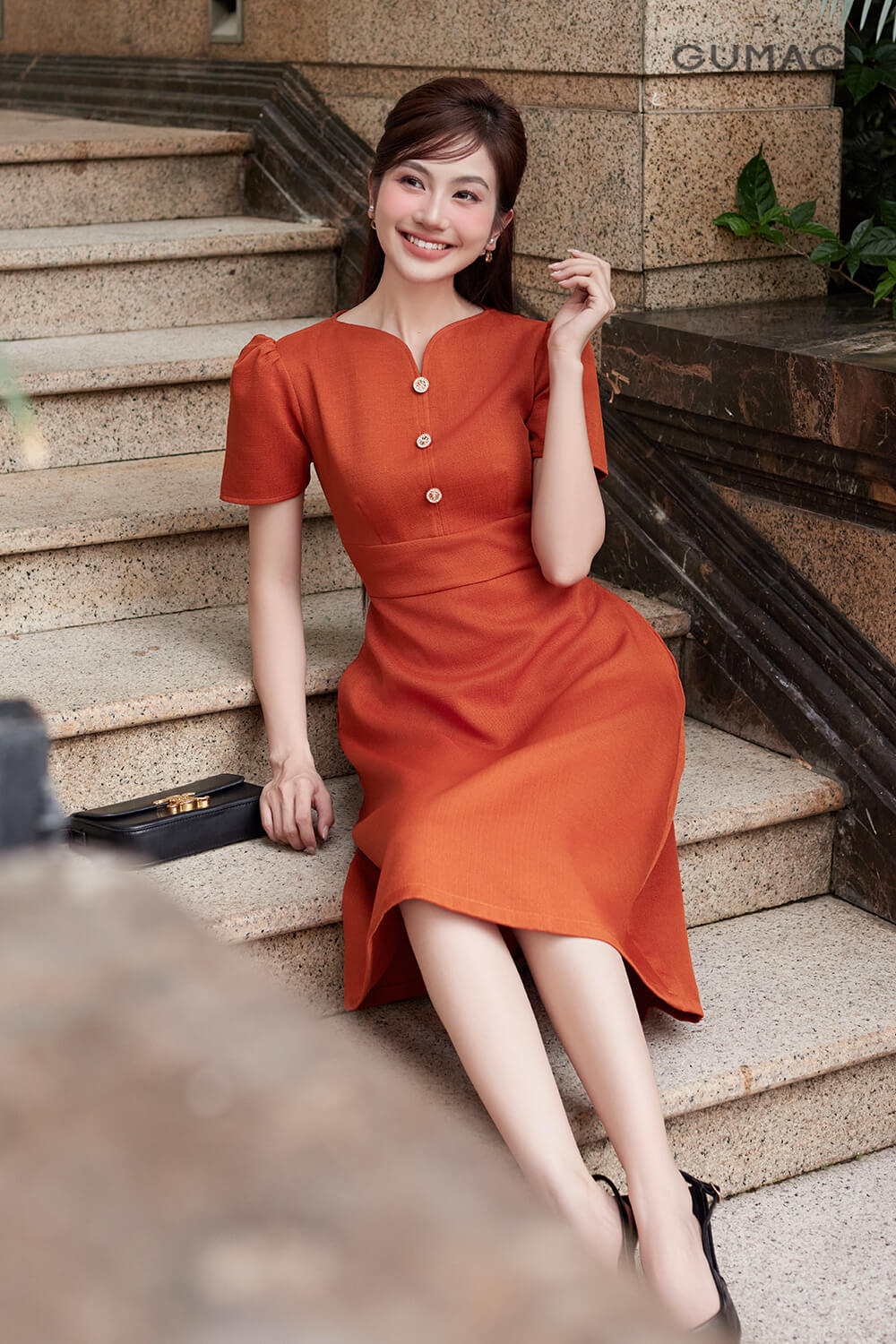 dam nu cong so co vong cung