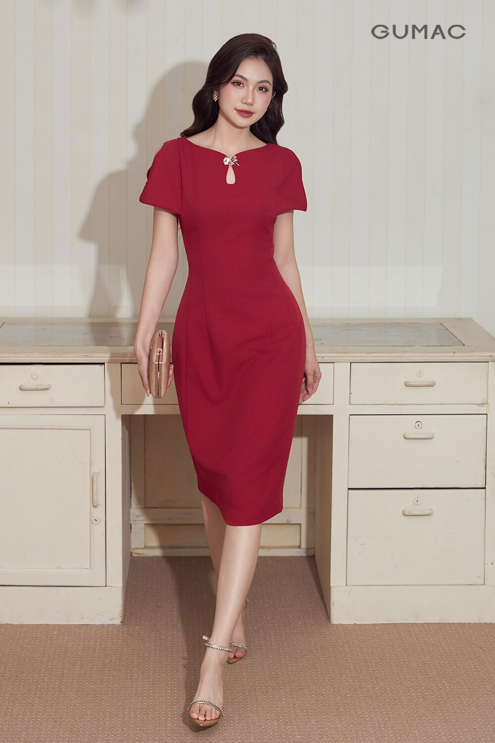 vay dam gumac mau do quyen ru hop cac mau nail trai tim do dep