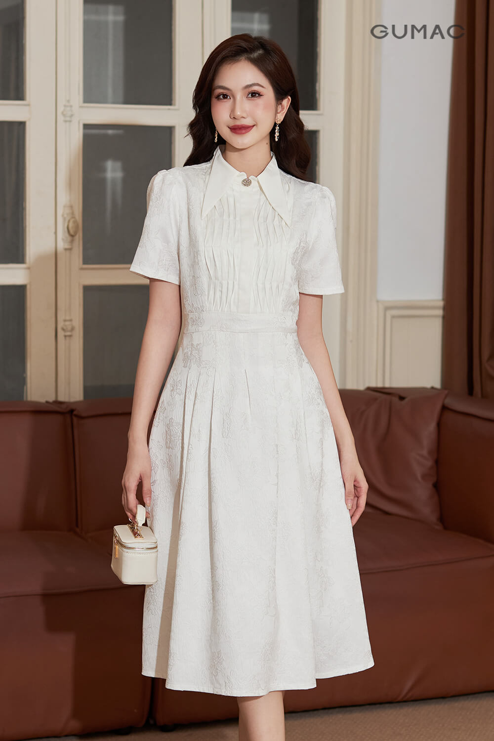 vay dam maxi trang chup anh dep o thac nuoc