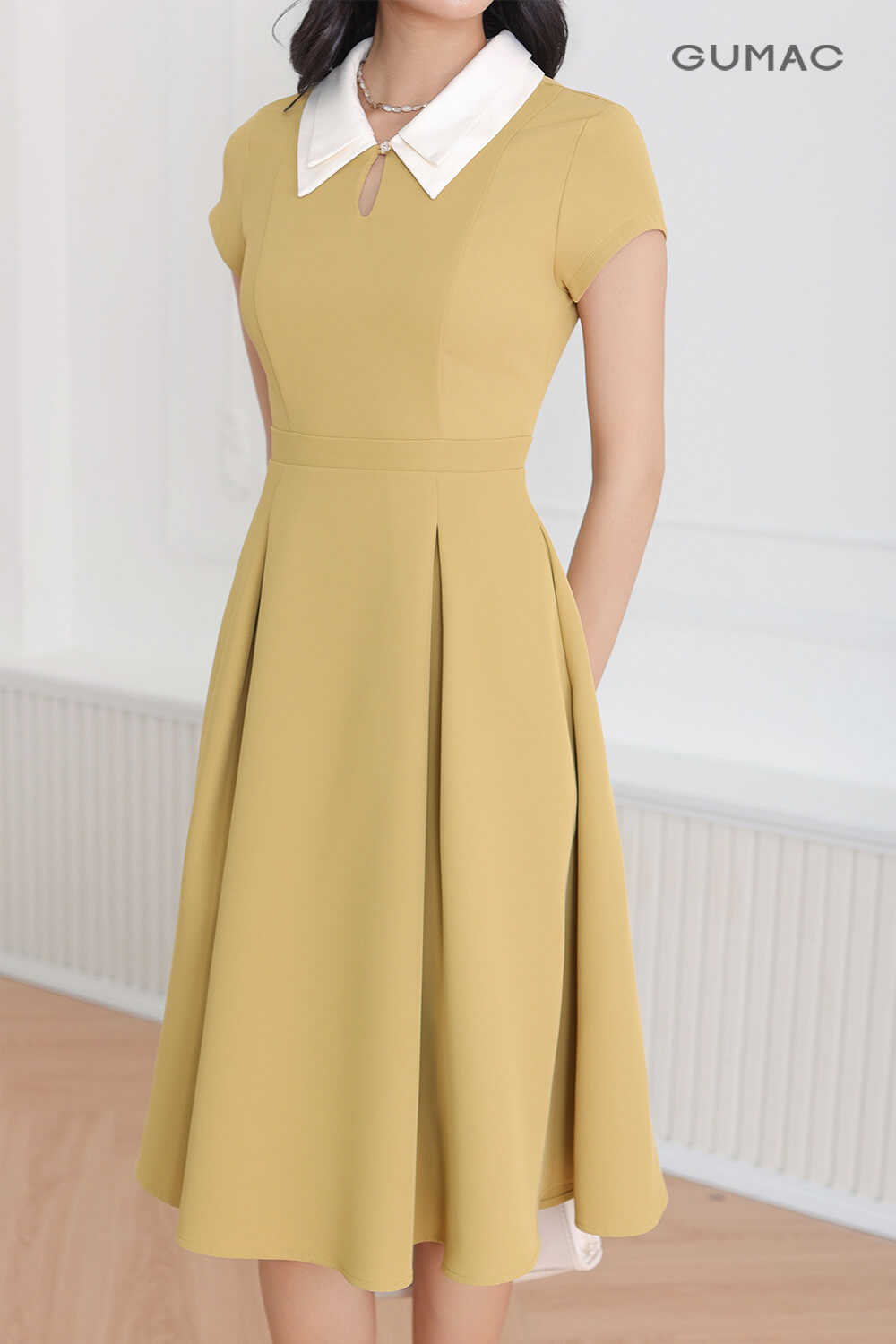 Đầm A lá cổ đôi