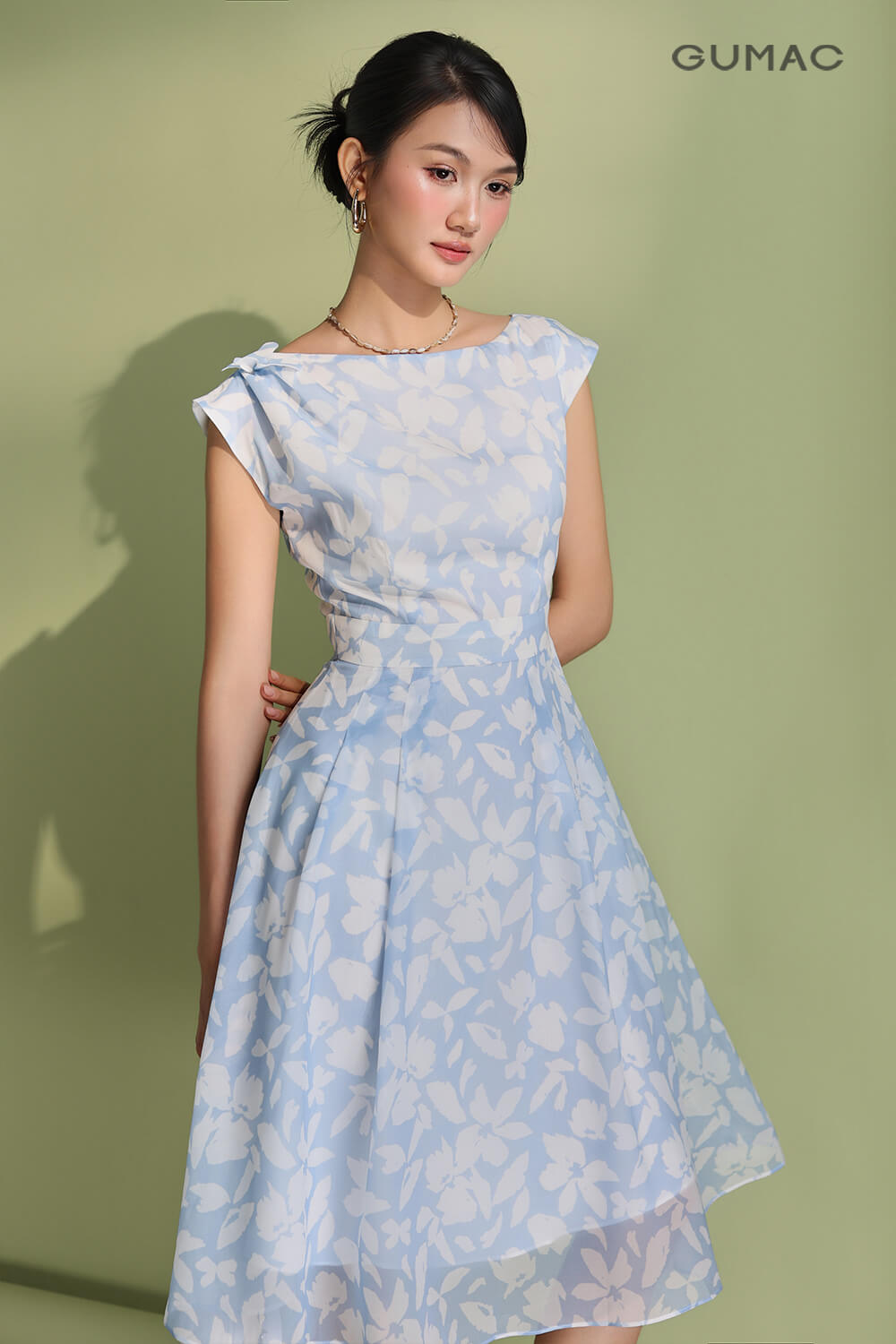 vay dam cong so sang trong