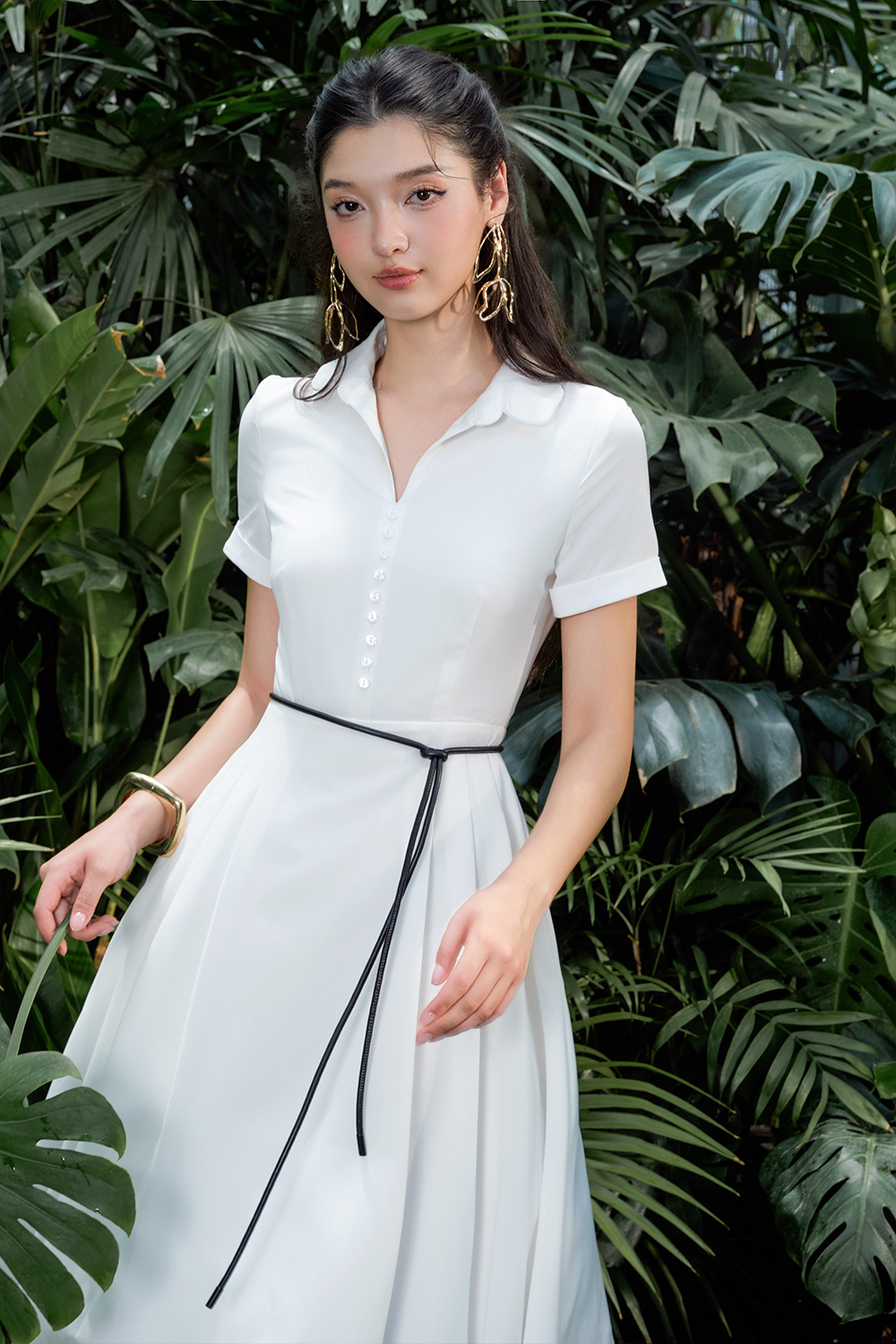 vay dam mau trang du tiec cho tuoi suu 1997