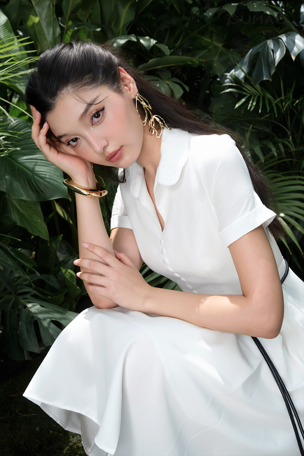 Đầm sơ mi thêu cổ