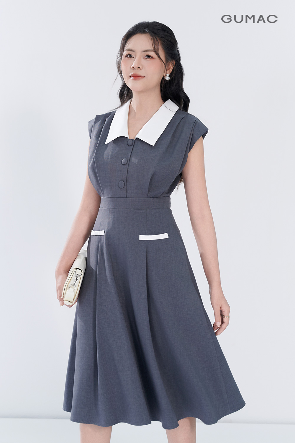 Đầm A phối lá cổ