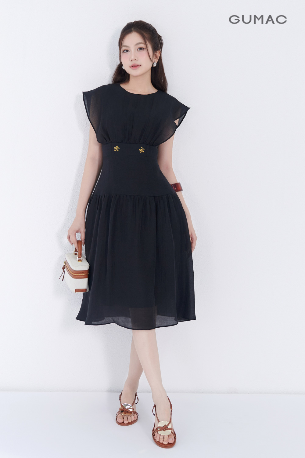 Đầm xòe tay liền