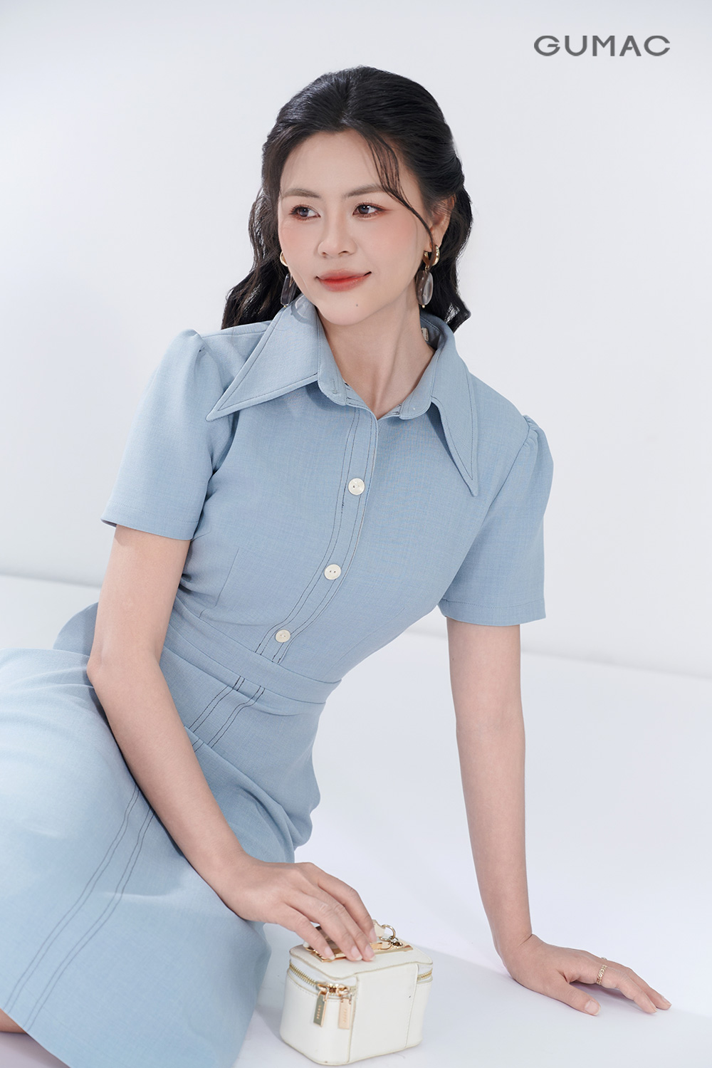Đầm A phối chỉ nổi