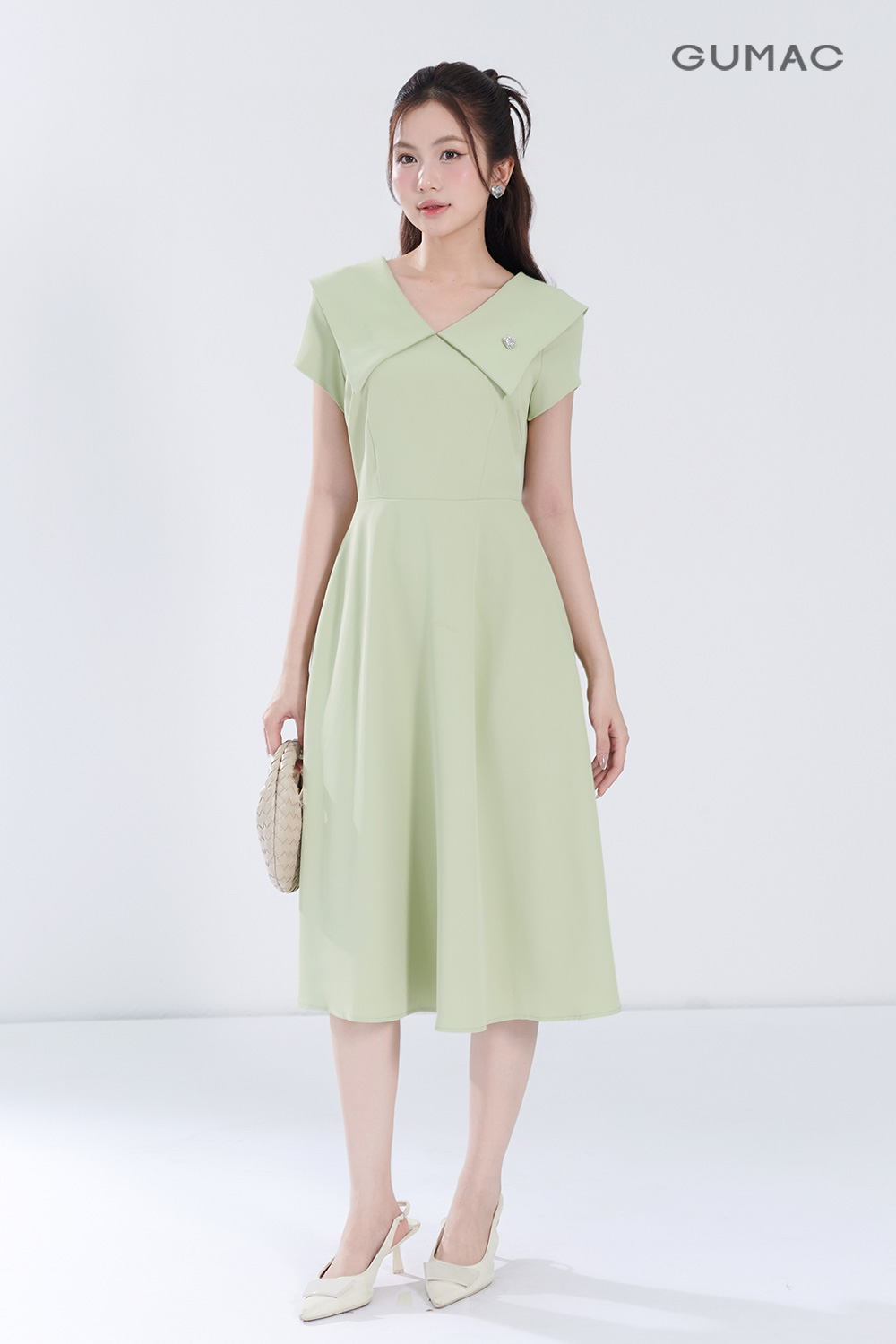 Đầm A đính phụ kiện