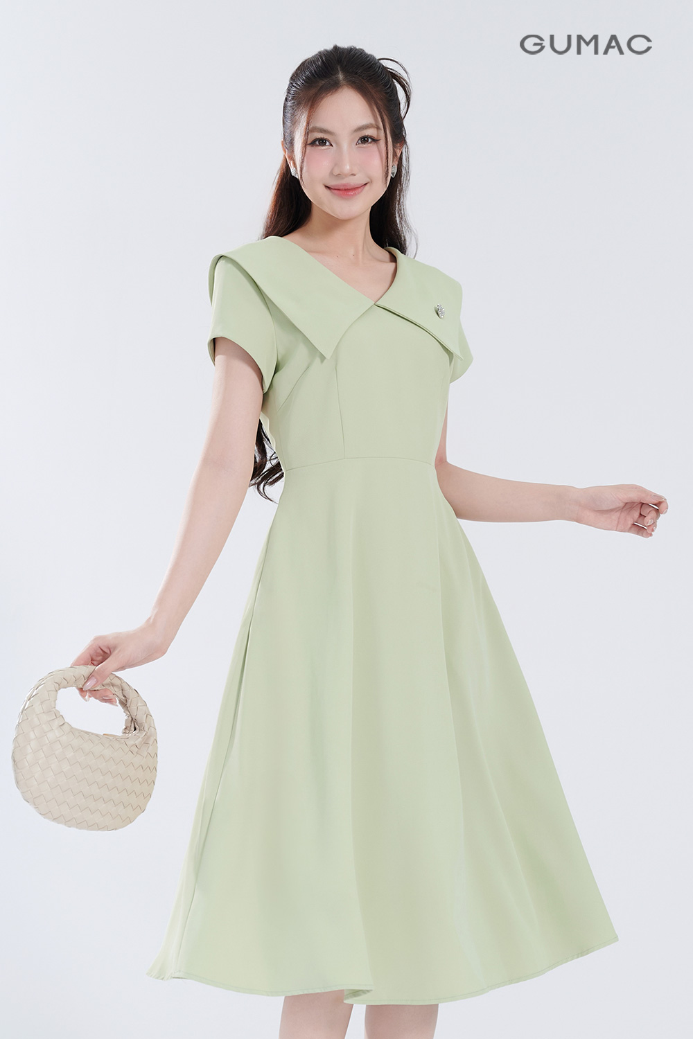 Đầm A đính phụ kiện