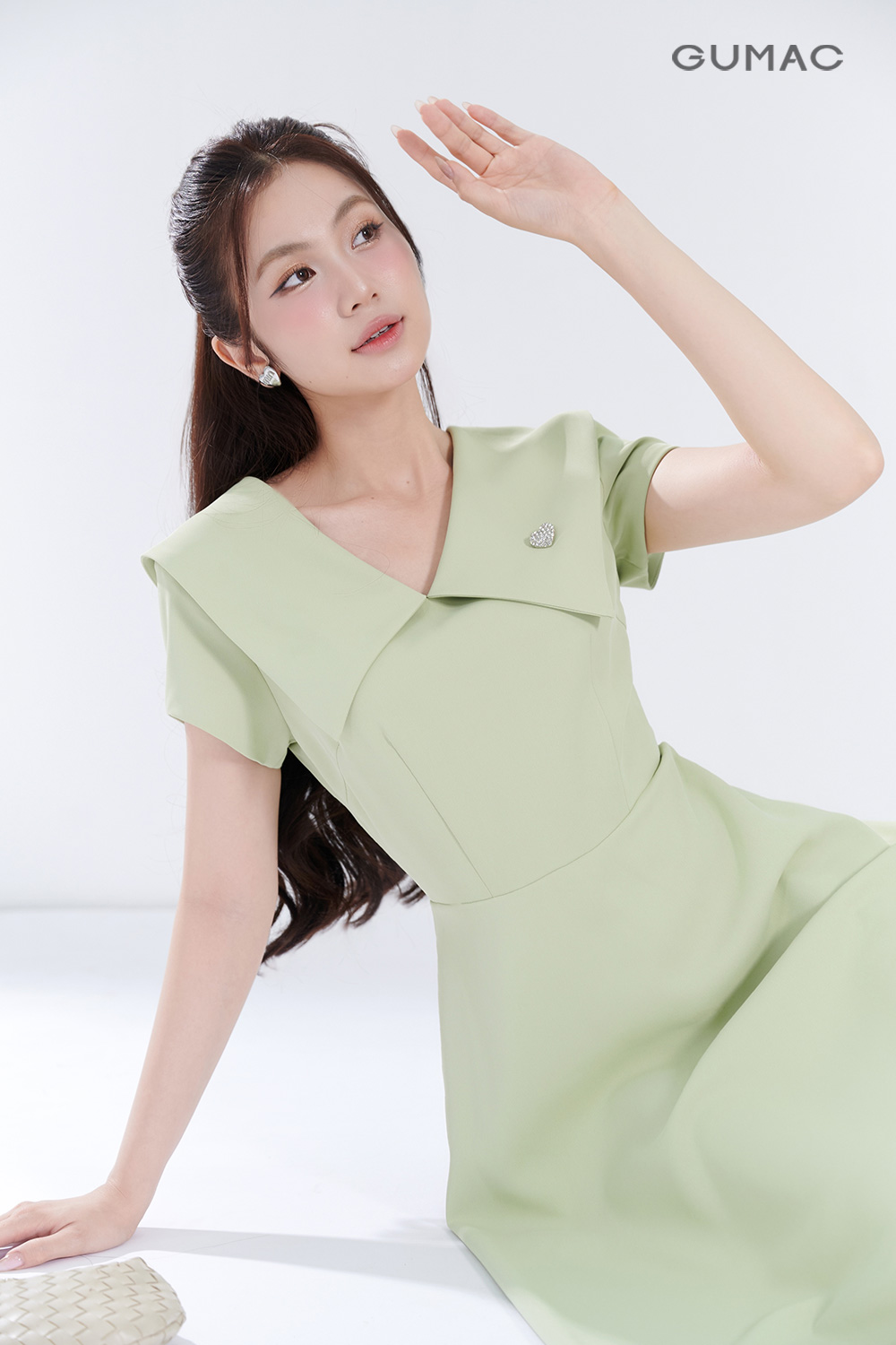 Đầm A đính phụ kiện