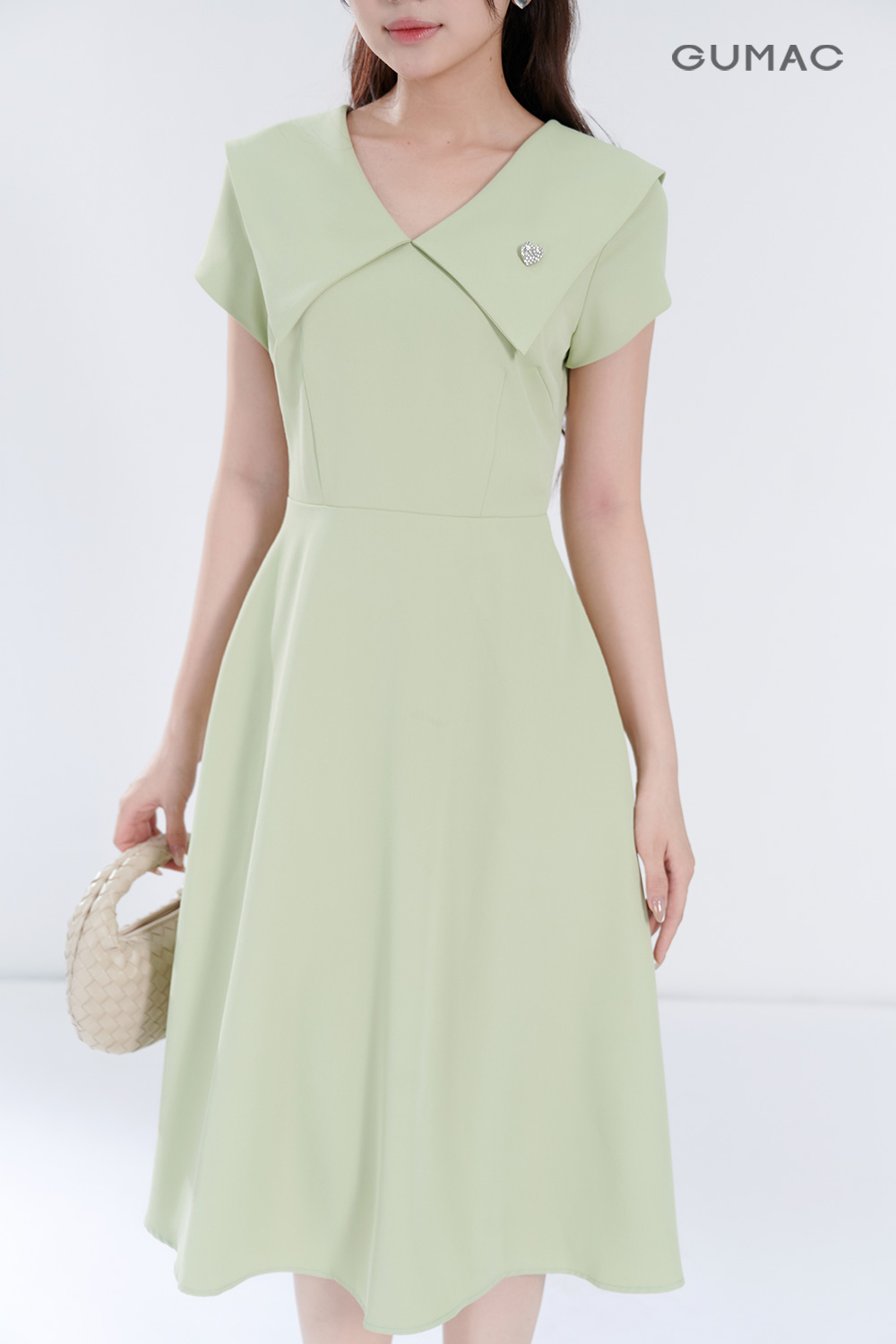 Đầm A đính phụ kiện