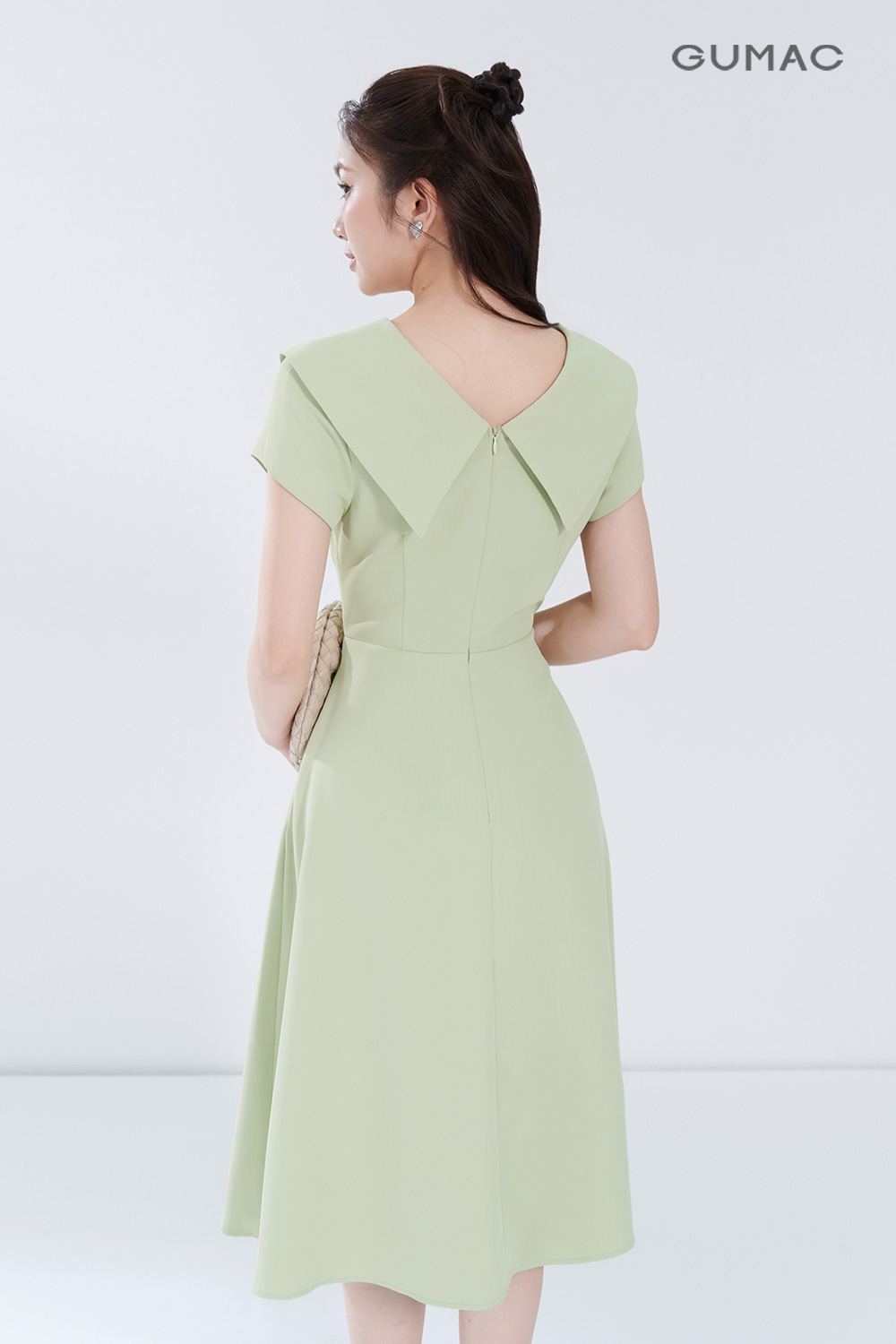 Đầm A đính phụ kiện