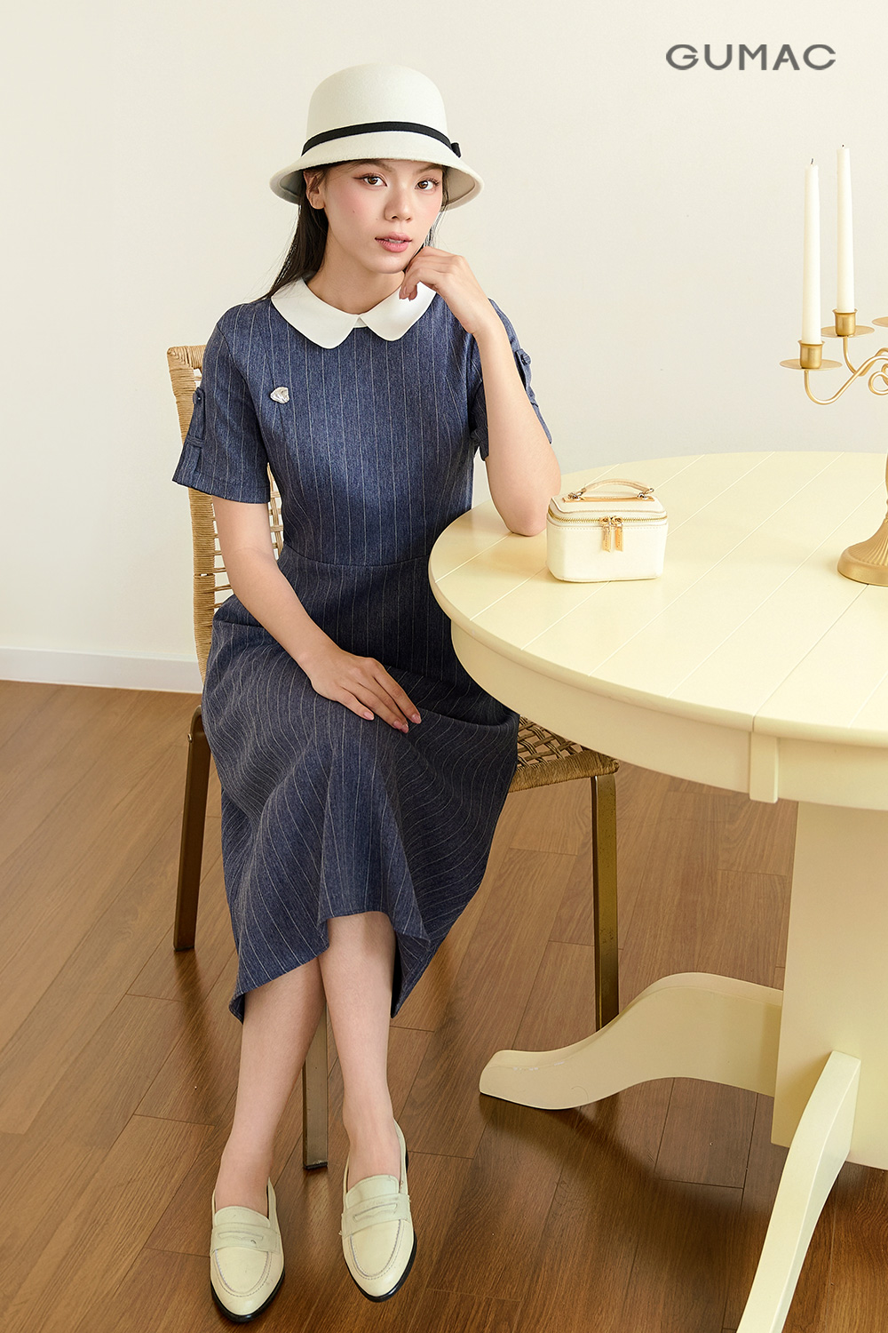 Đầm phối cổ đính nút