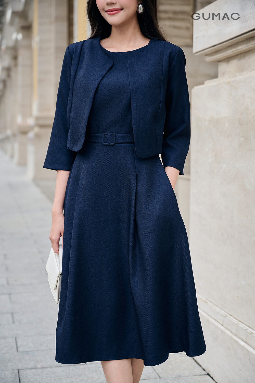 Đầm A khoác tay lỡ