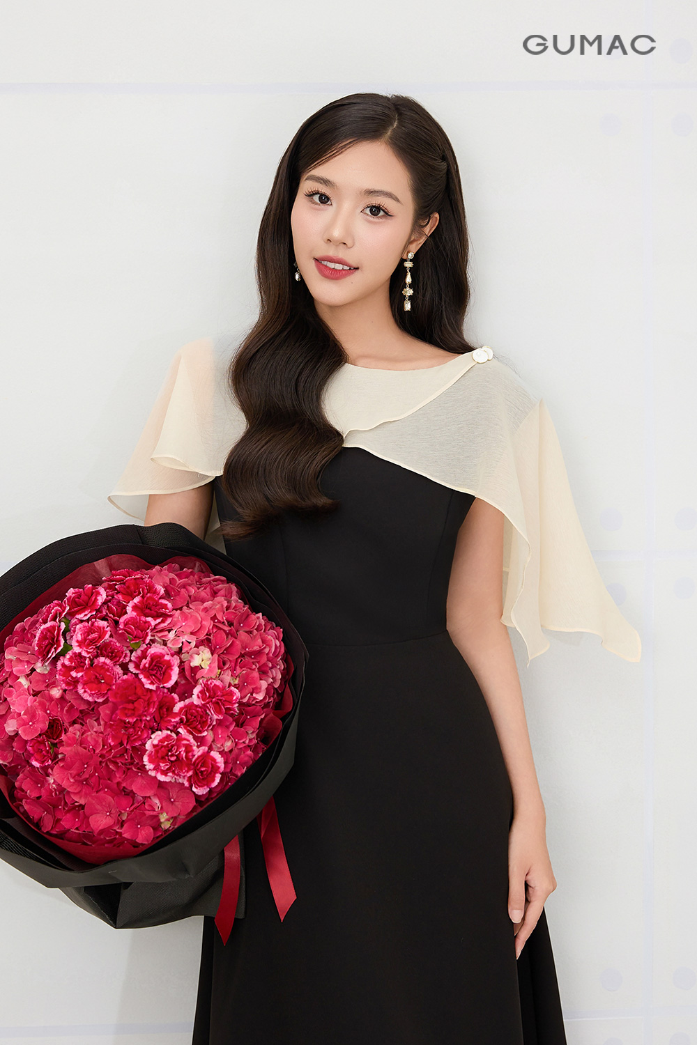 Đầm xoè cổ cách điệu