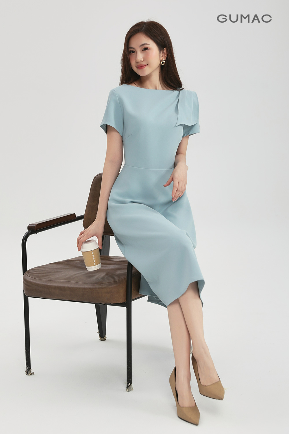 Đầm kiểu vai xếp ly