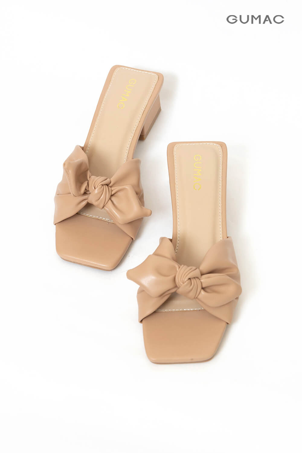 giay mau nau hop voi nu mang kim