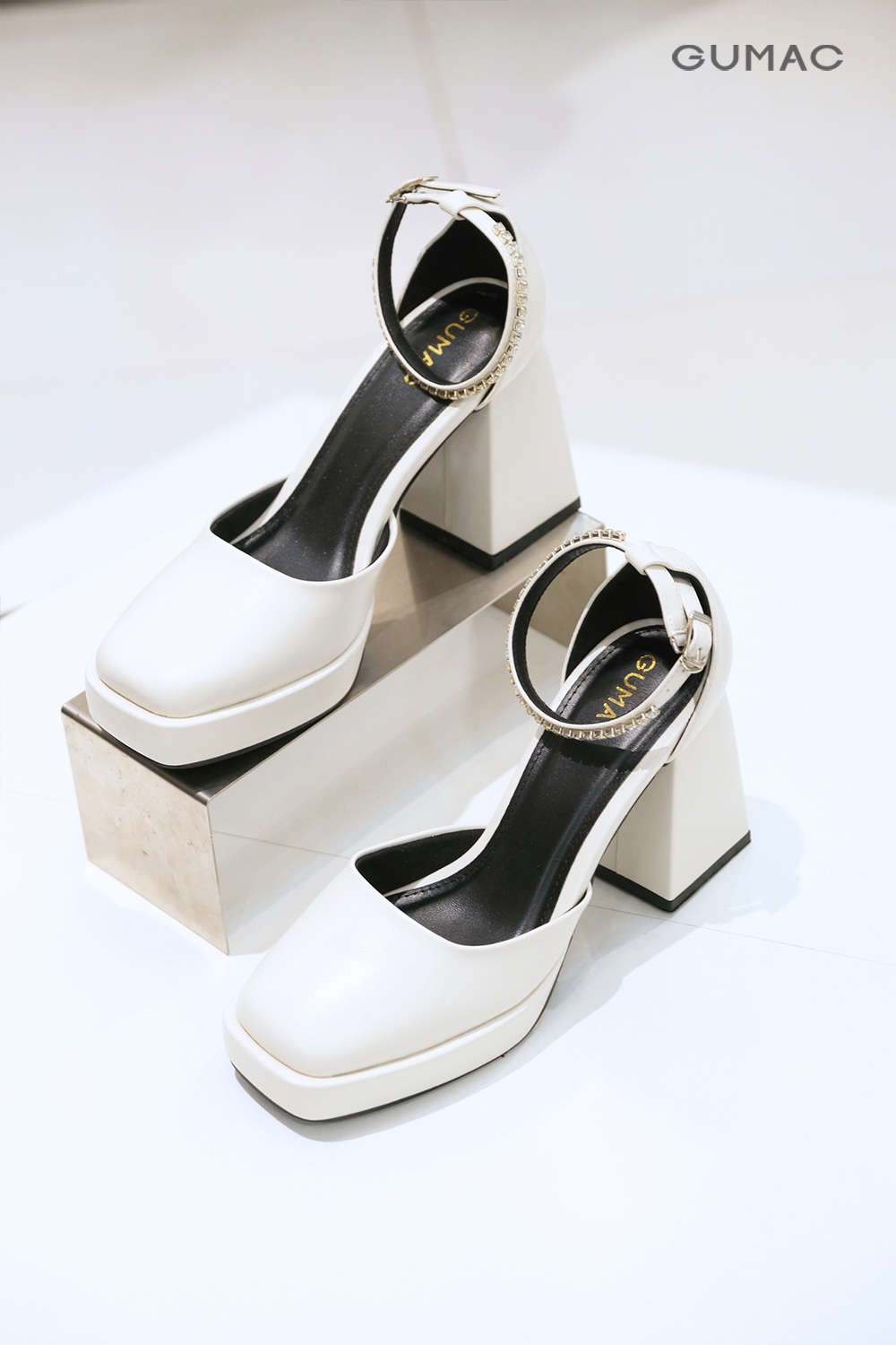 giay cao got trang cho nu dinh suu 1997