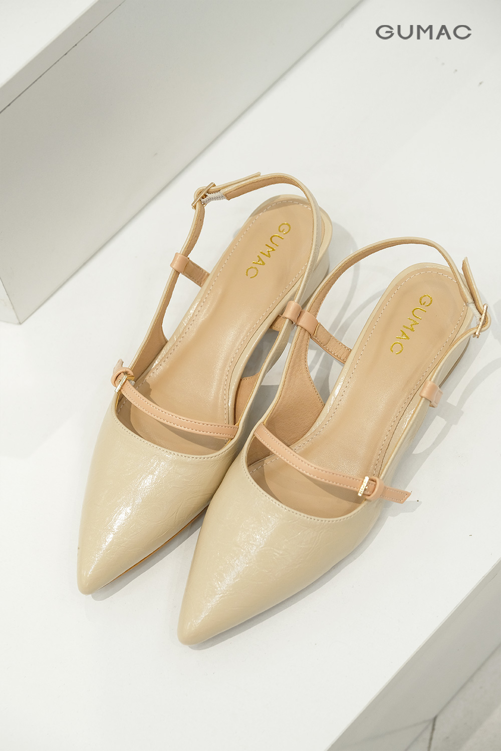 Giày cao gót phối khóa