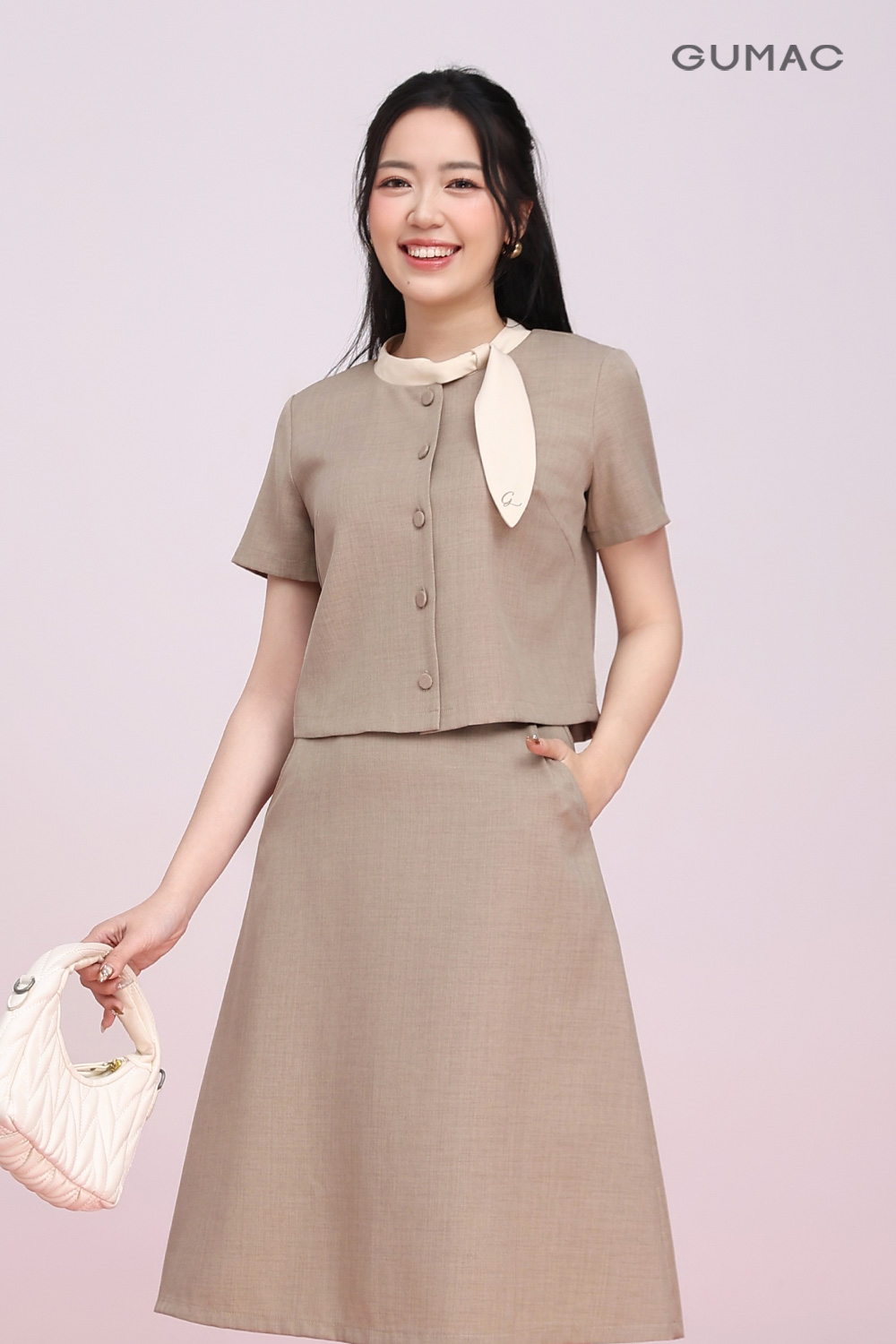 Áo kiểu thêu cổ 