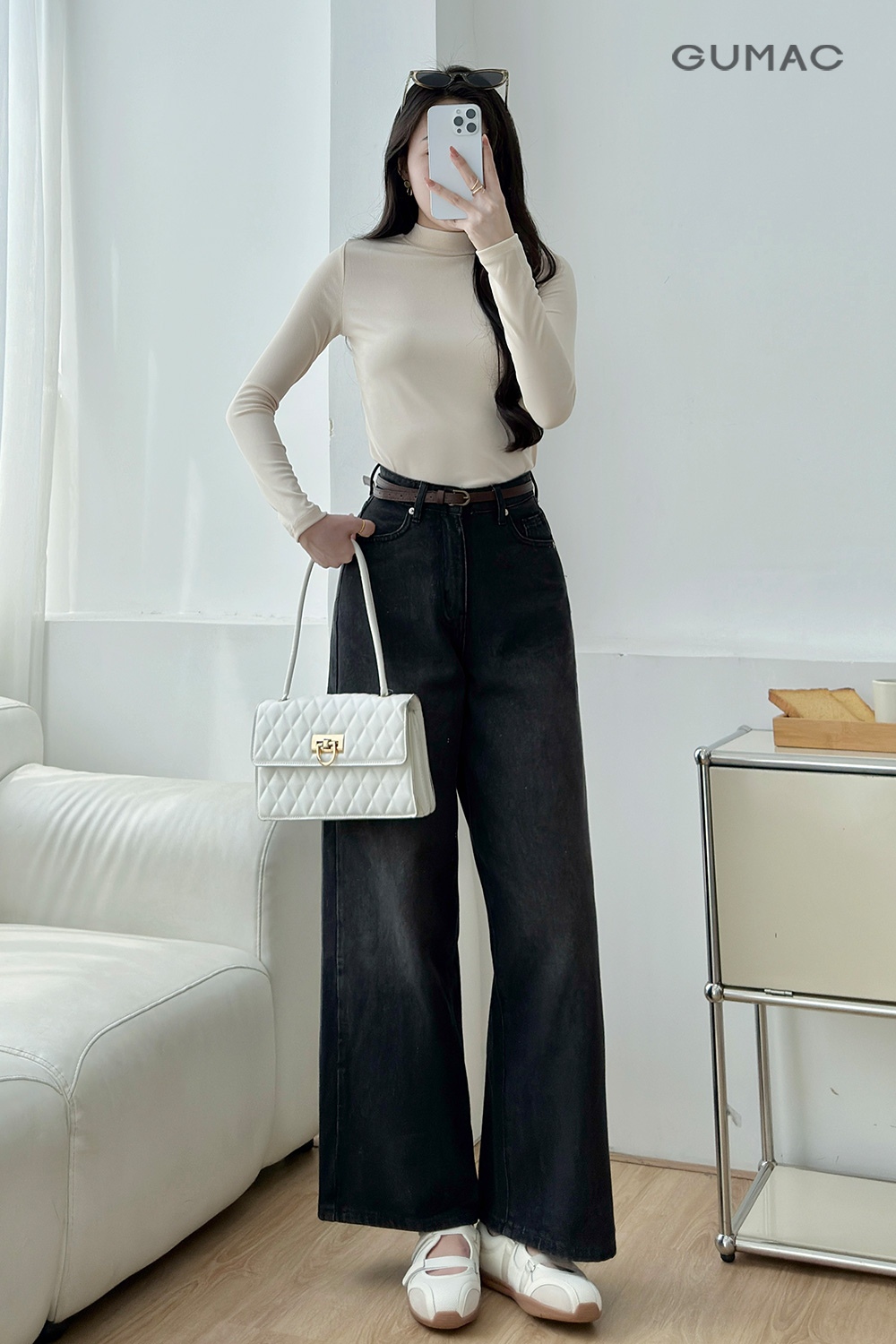 Áo thun ôm cổ cao