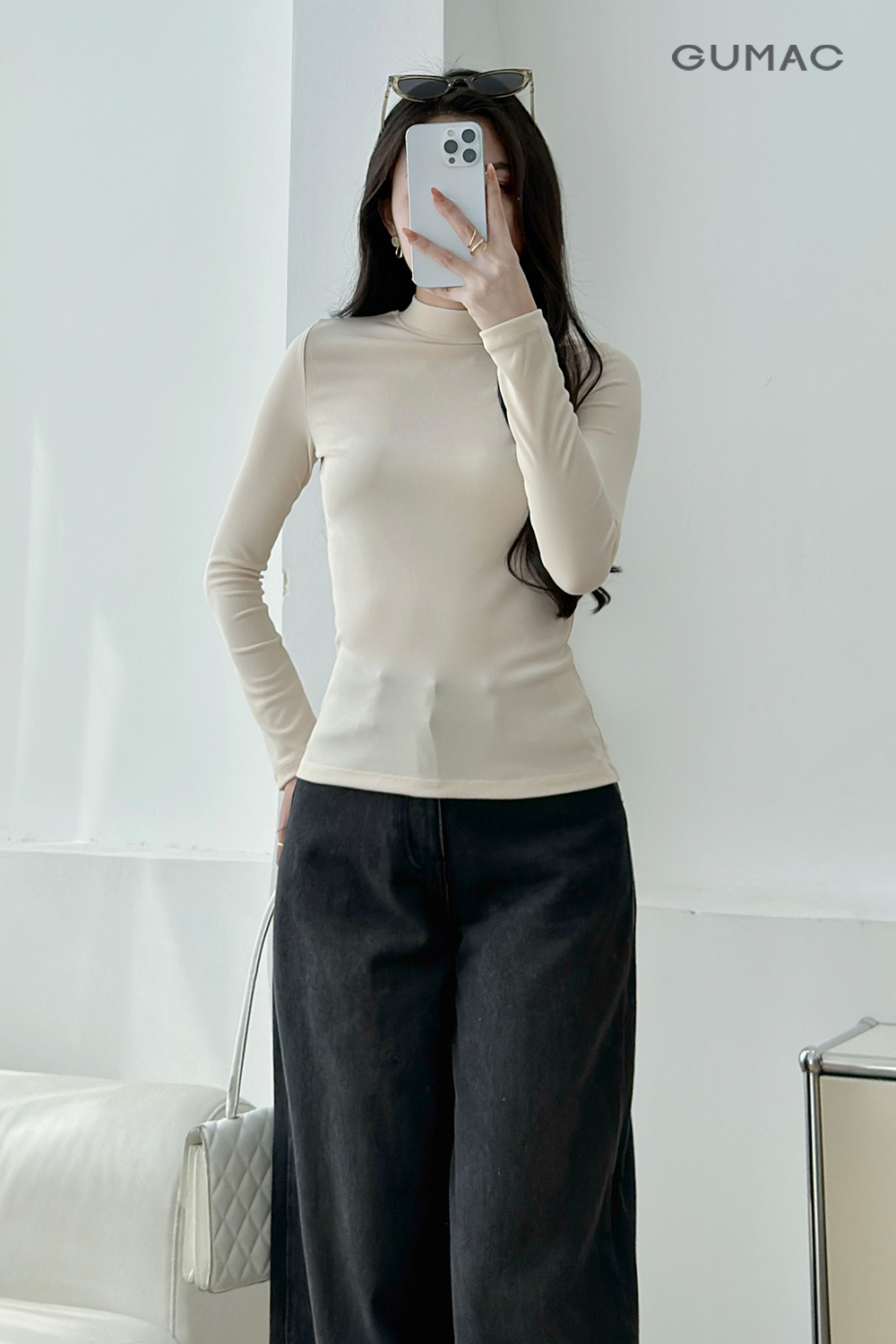 Áo thun ôm cổ cao