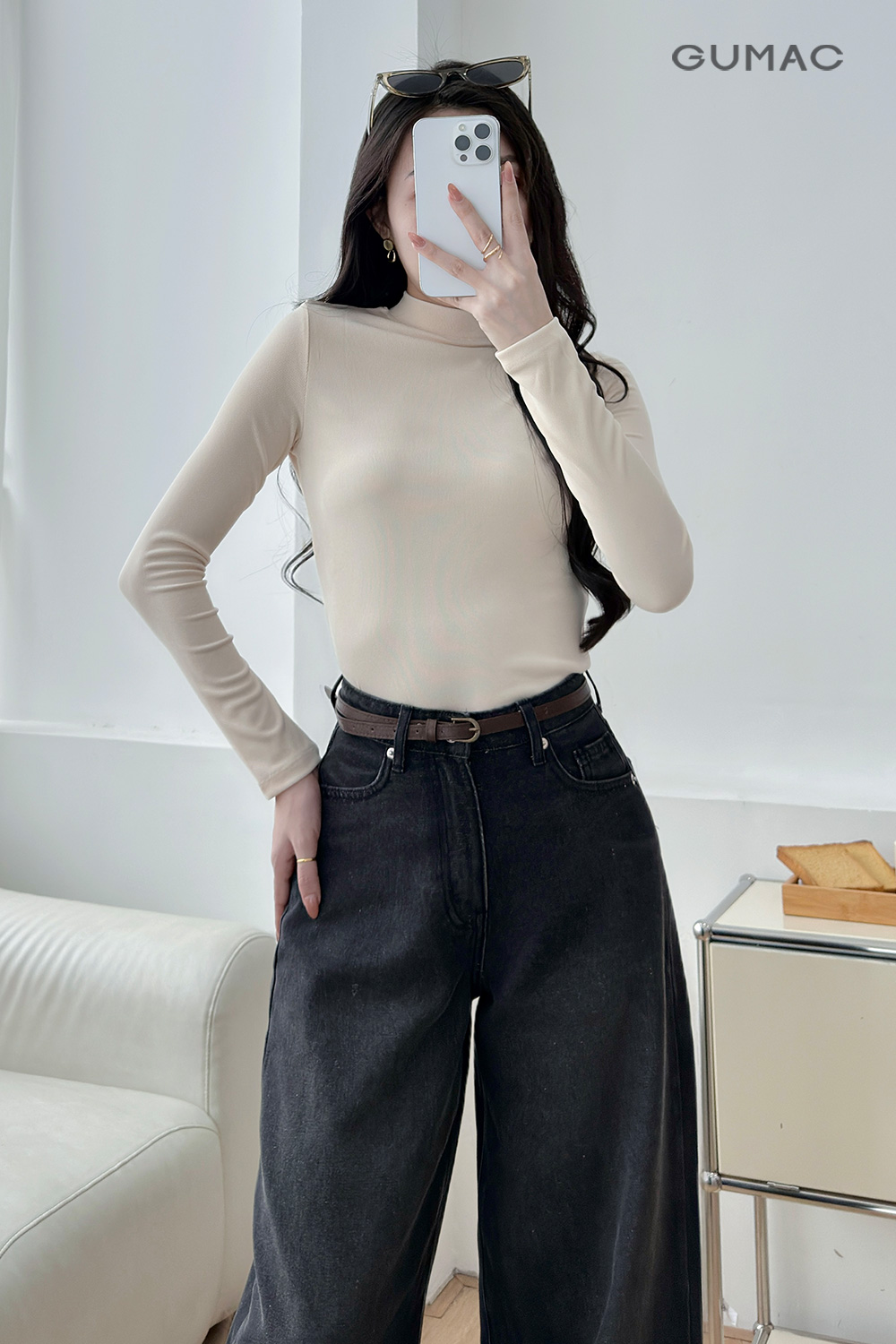 Áo thun ôm cổ cao